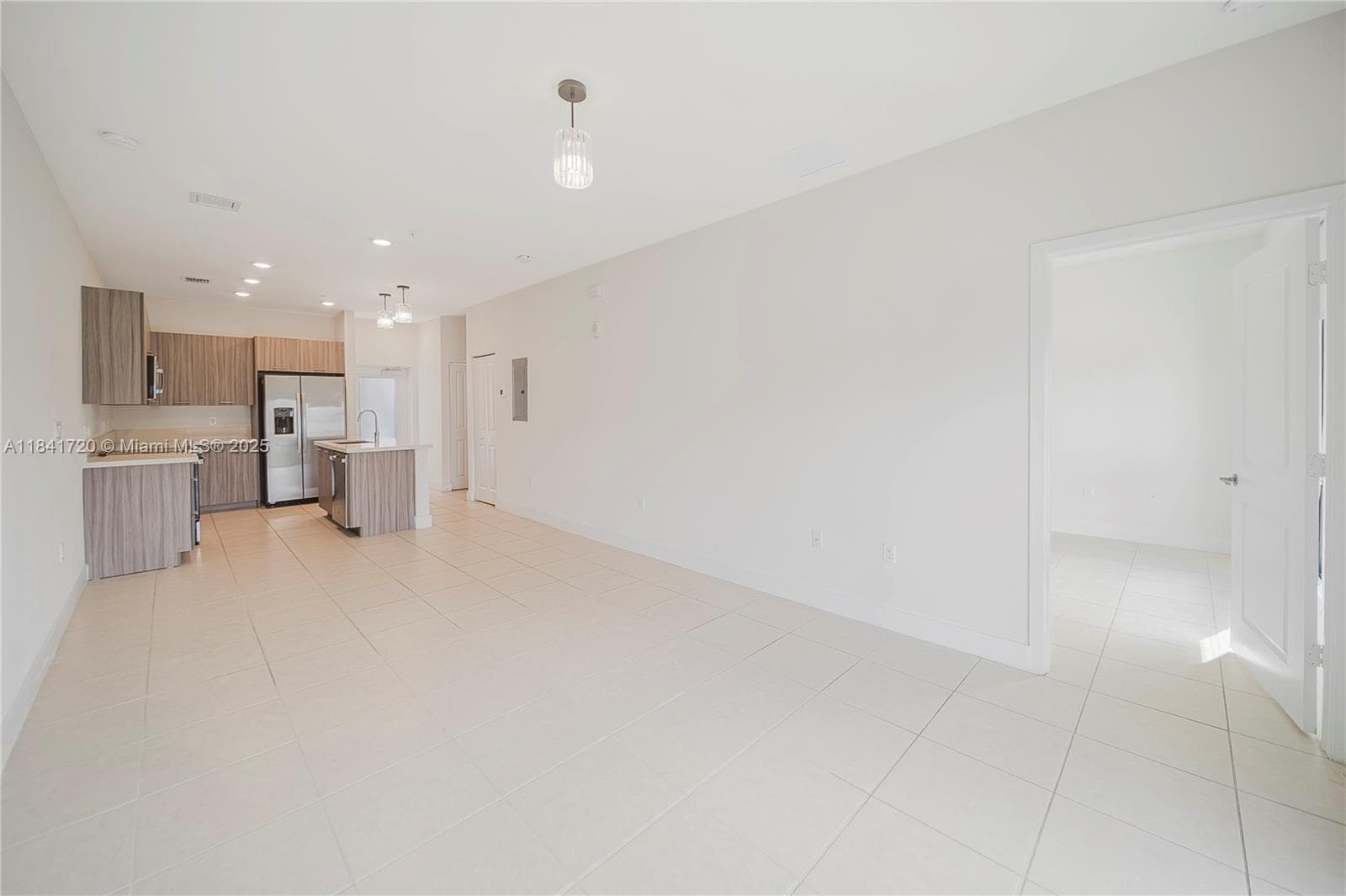 8265 NW 41st St # 202, Doral FL 33166 — 3