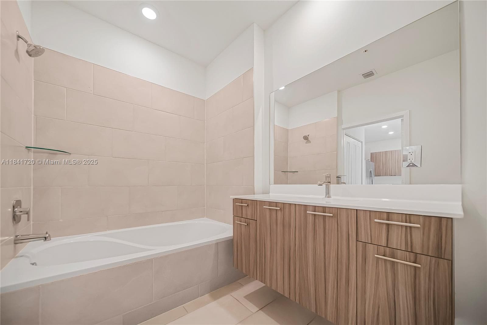 8265 NW 41st St # 202, Doral FL 33166 — 15