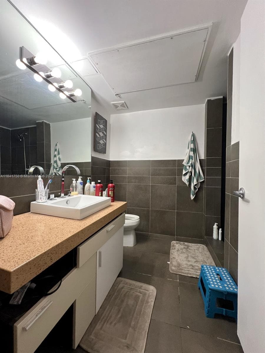 435 21st St # 116, Miami Beach FL 33139 — 2