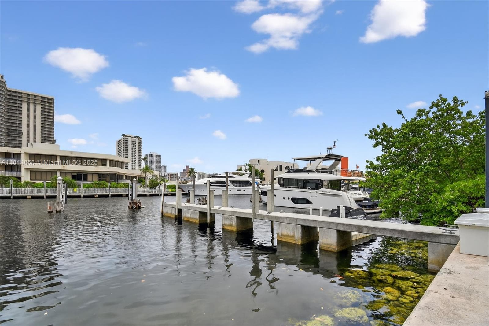 19925 NE 39th PL Boat Slip #16, Aventura FL 33180 — 2