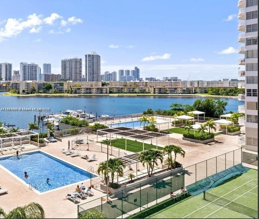 18071 Biscayne Blvd # 1202, Aventura FL 33160 — 2