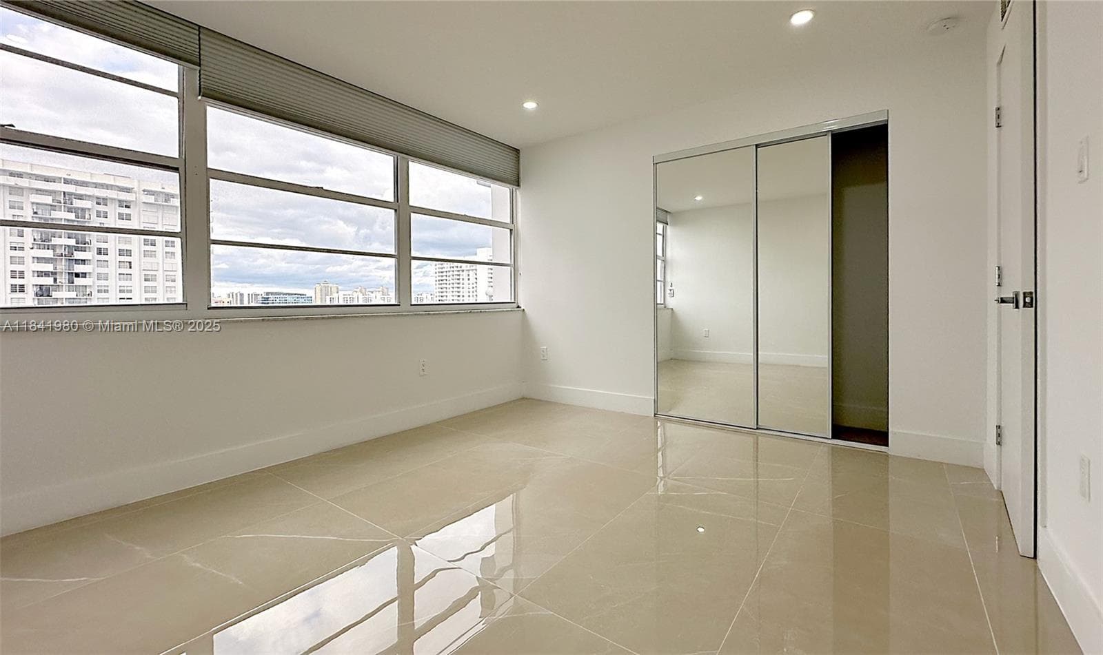 18071 Biscayne Blvd # 1202, Aventura FL 33160 — 17