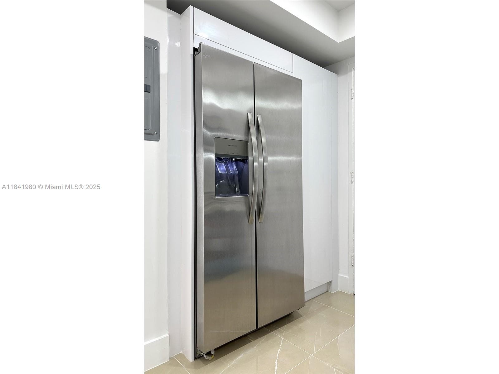 18071 Biscayne Blvd # 1202, Aventura FL 33160 — 24