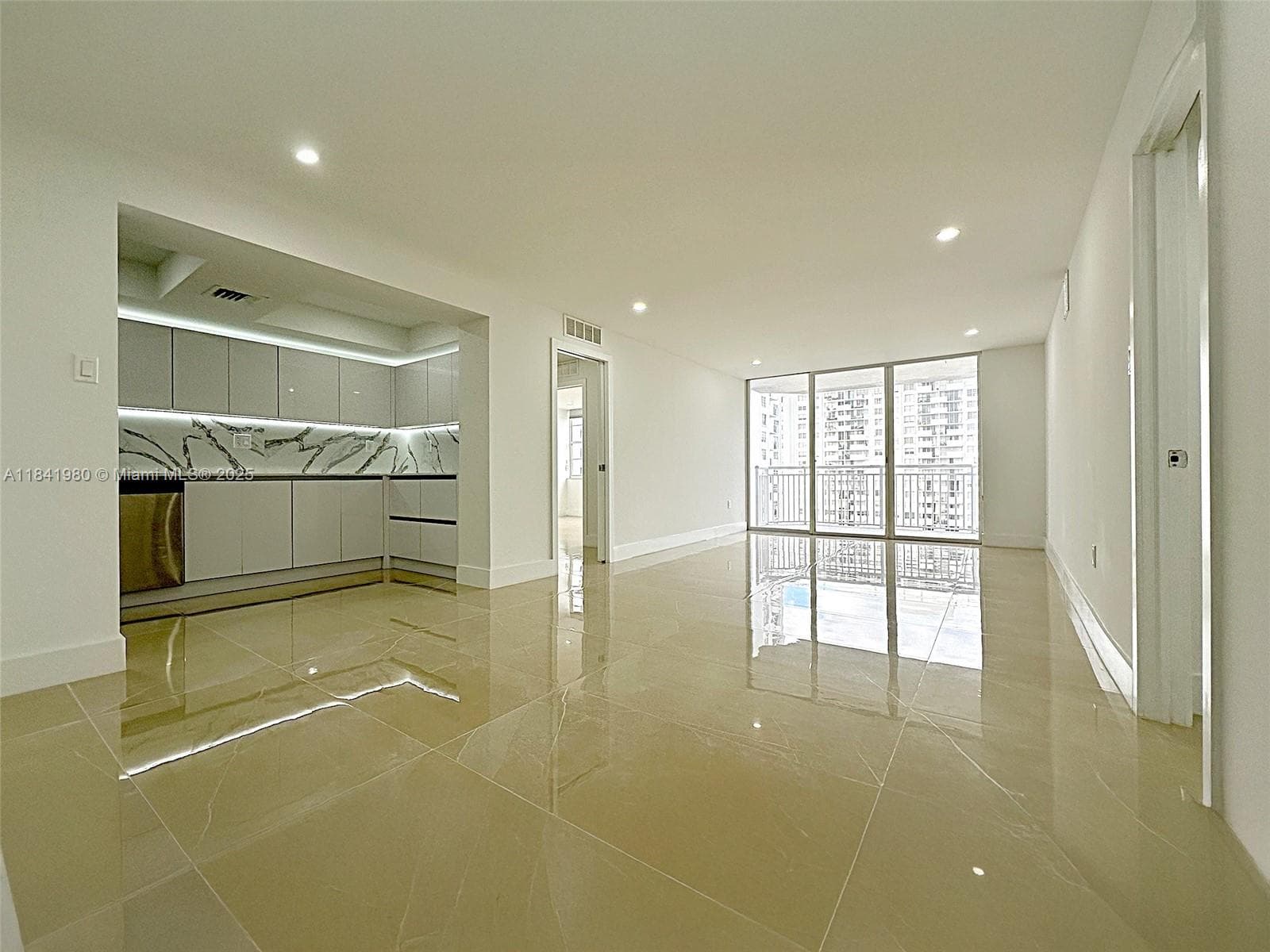 18071 Biscayne Blvd # 1202, Aventura FL 33160 — 11