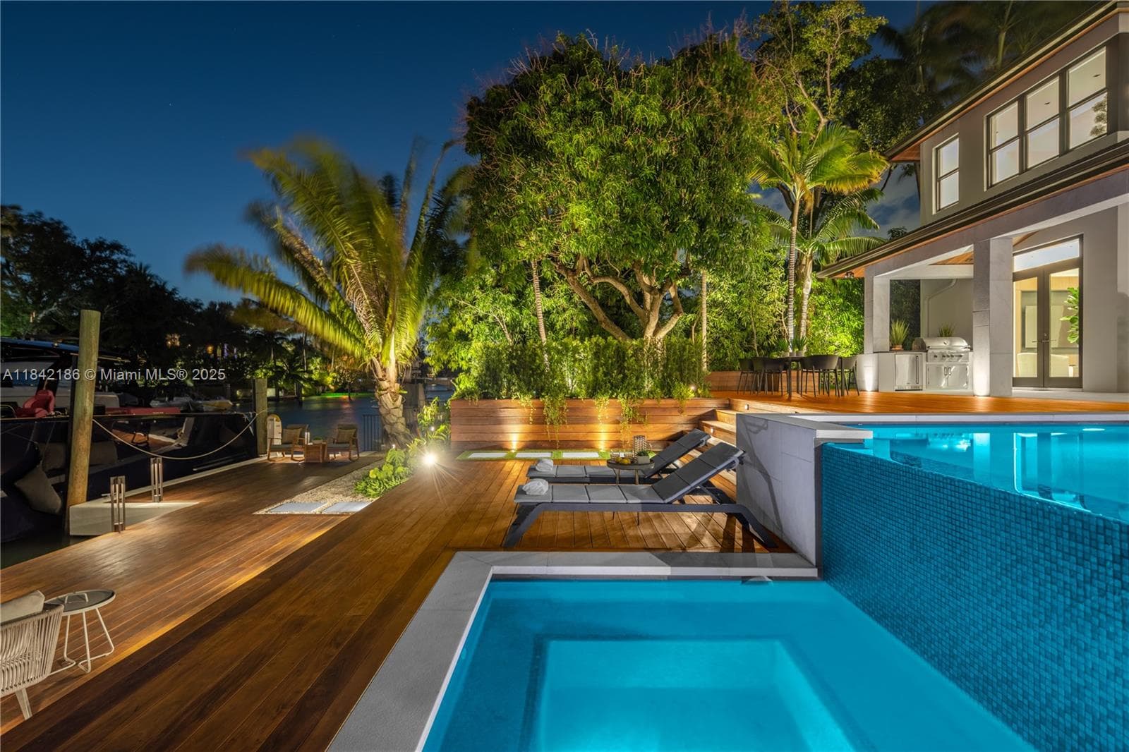 4241 Palm Ln, Miami FL 33137 — 95