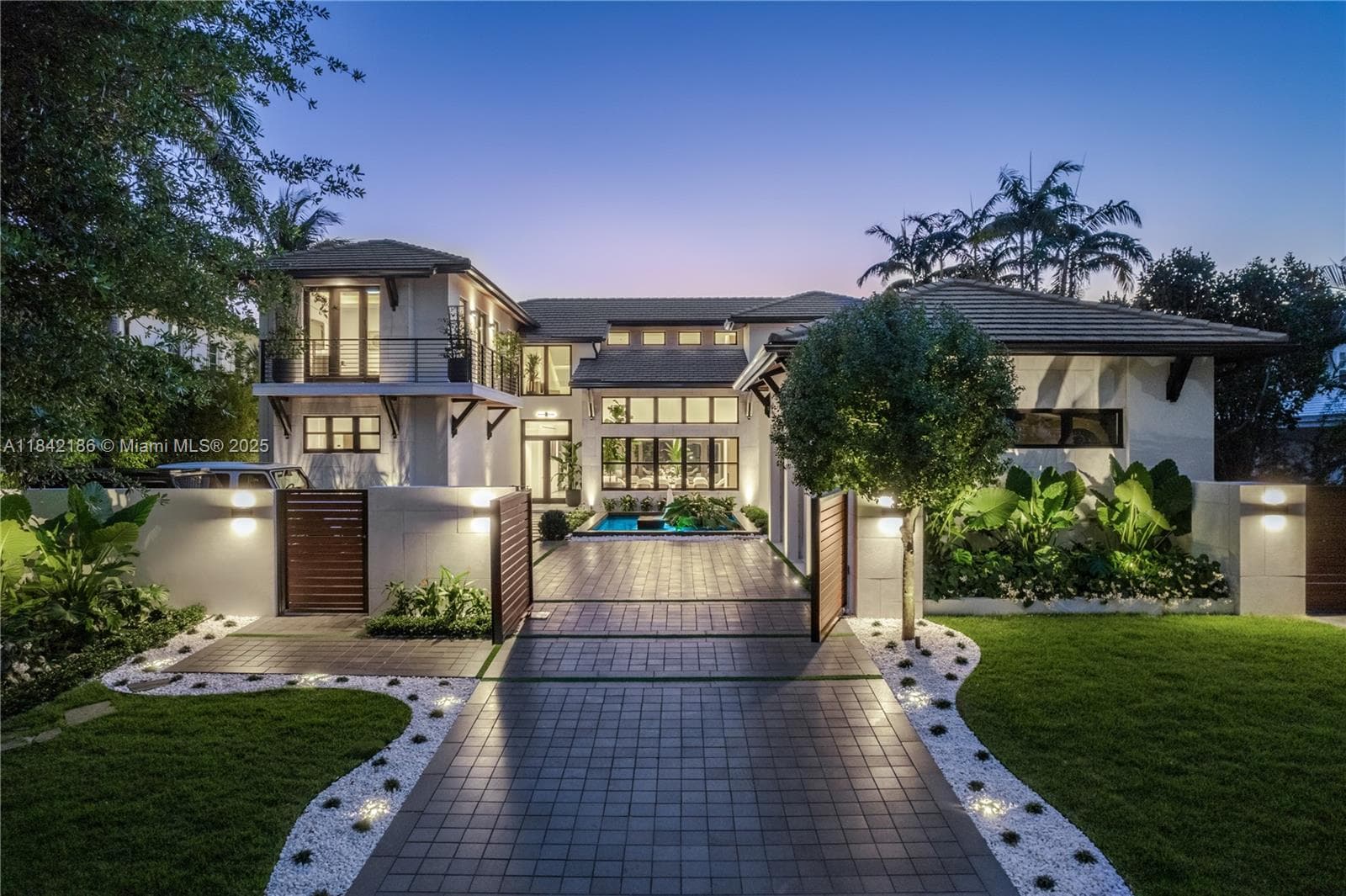 4241 Palm Ln, Miami FL 33137 — 3