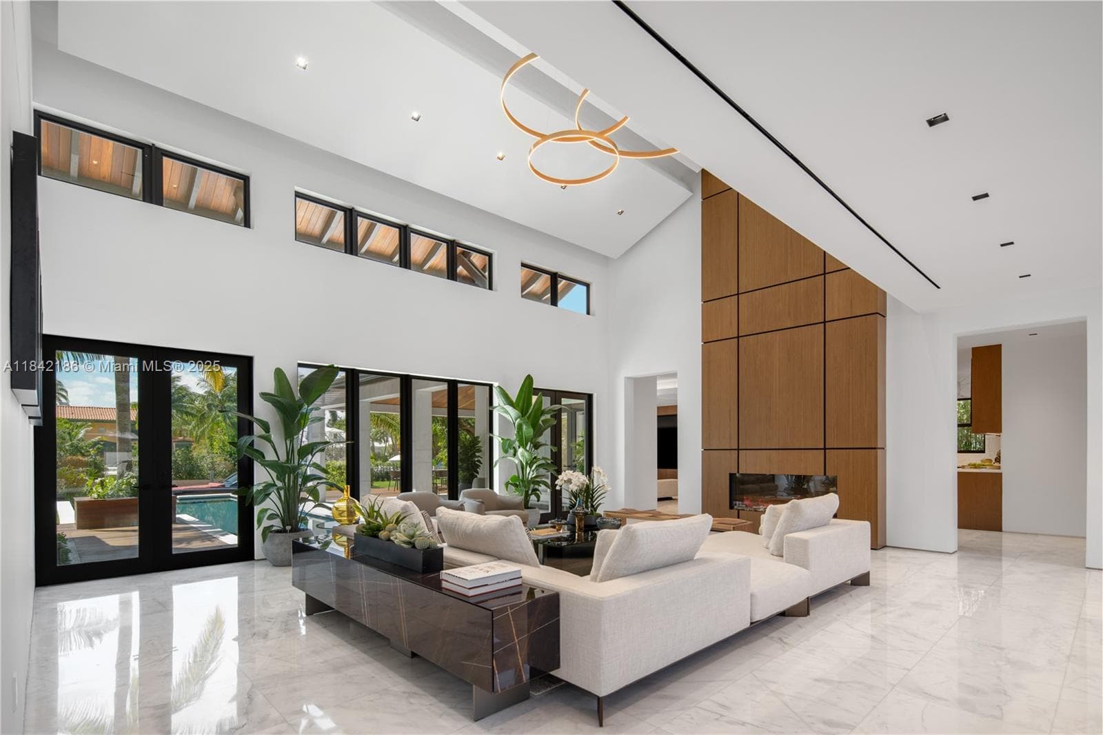 4241 Palm Ln, Miami FL 33137 — 5