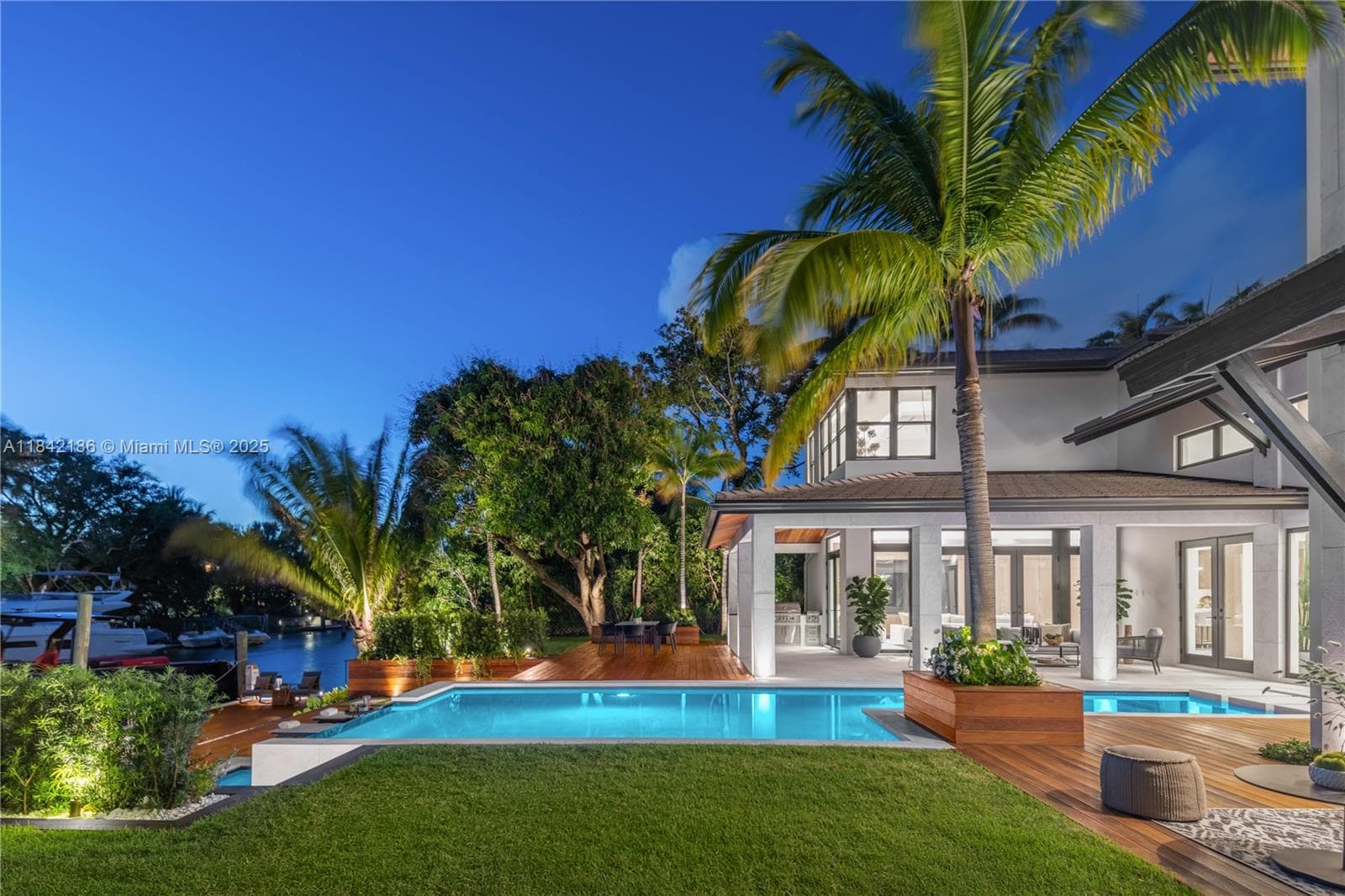 4241 Palm Ln, Miami FL 33137 — 92