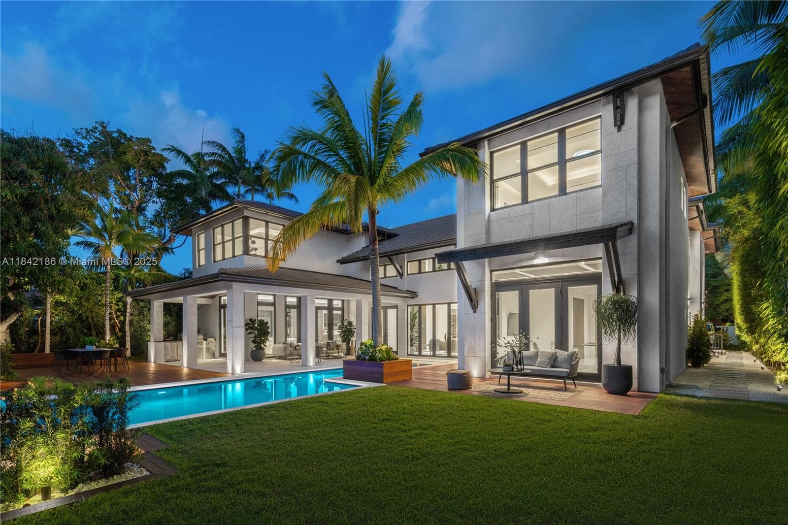 4241 Palm Ln, Miami FL 33137 — 89
