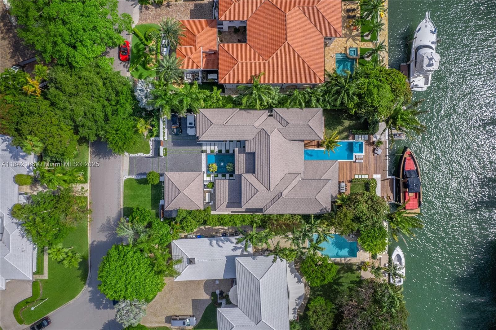 4241 Palm Ln, Miami FL 33137 — 18