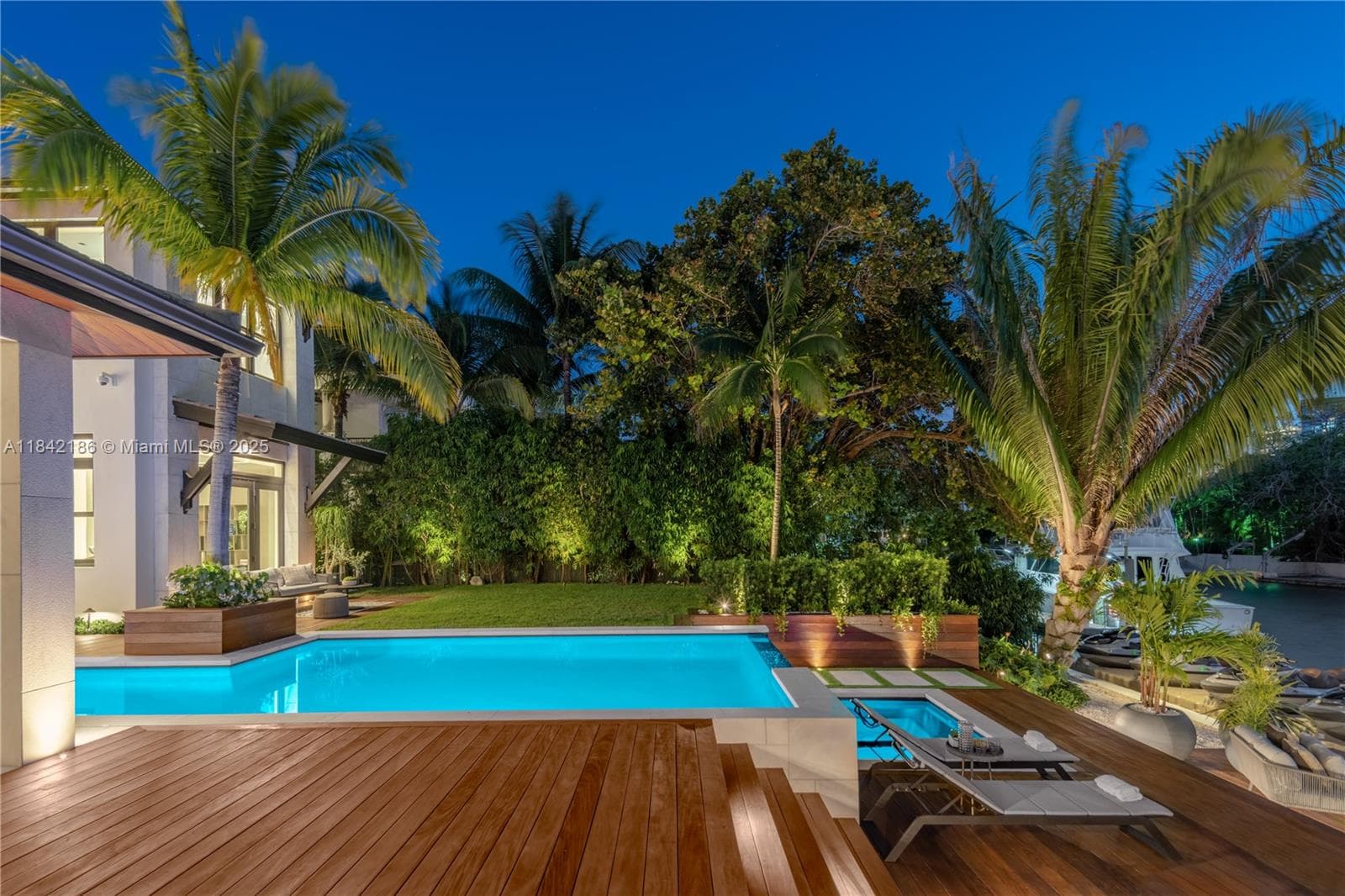 4241 Palm Ln, Miami FL 33137 — 93