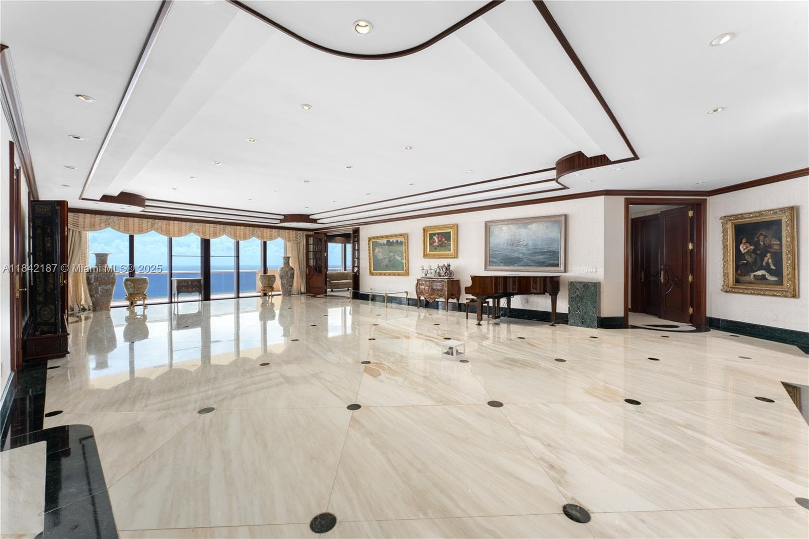 5757 Collins Ave # 4, Miami Beach FL 33140 — 11