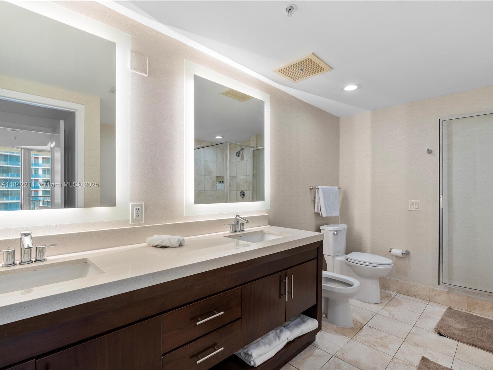 17375 Collins Ave # 808, Sunny Isles Beach FL 33160 — 21