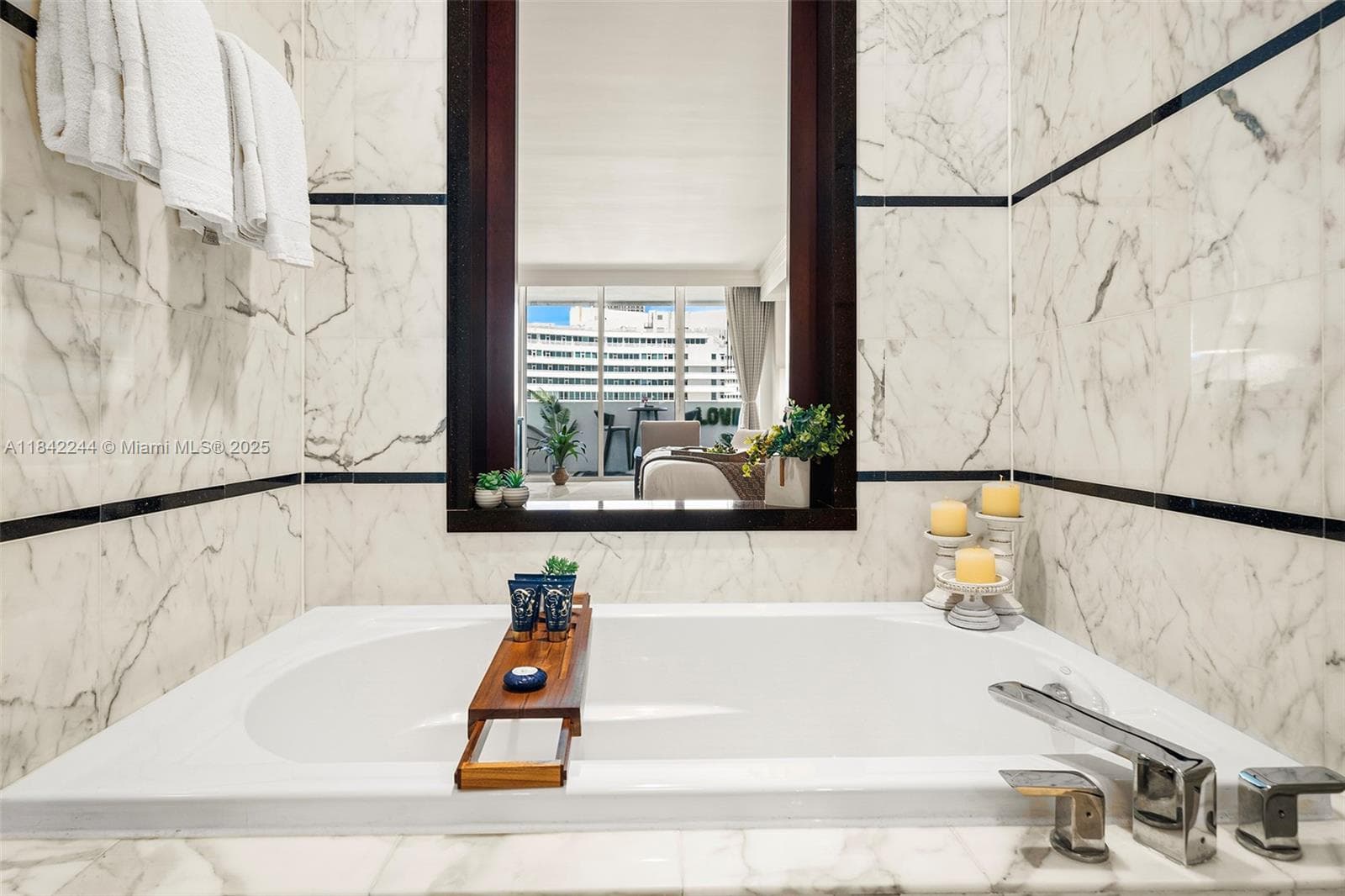 4391 Collins Ave # 802, Miami Beach FL 33140 — 39