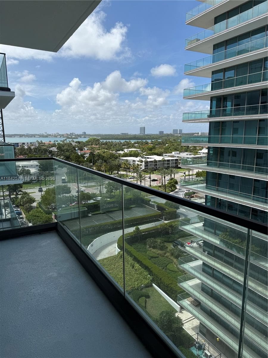 10185 NE Collins Ave # 1220, Bal Harbour FL 33154 — 2