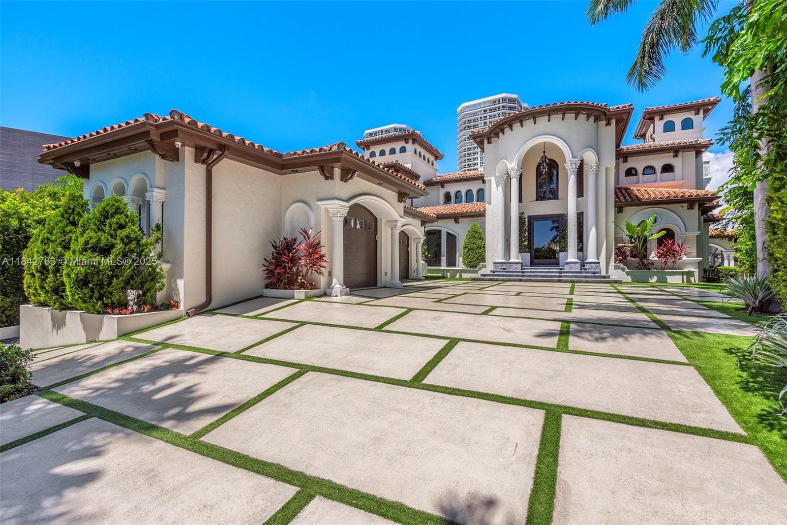 498 N Parkway Pkwy, Golden Beach FL 33160 — 9