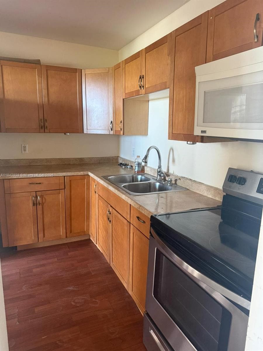 2025 NE 164th St # 818, North Miami Beach FL 33162 — 3