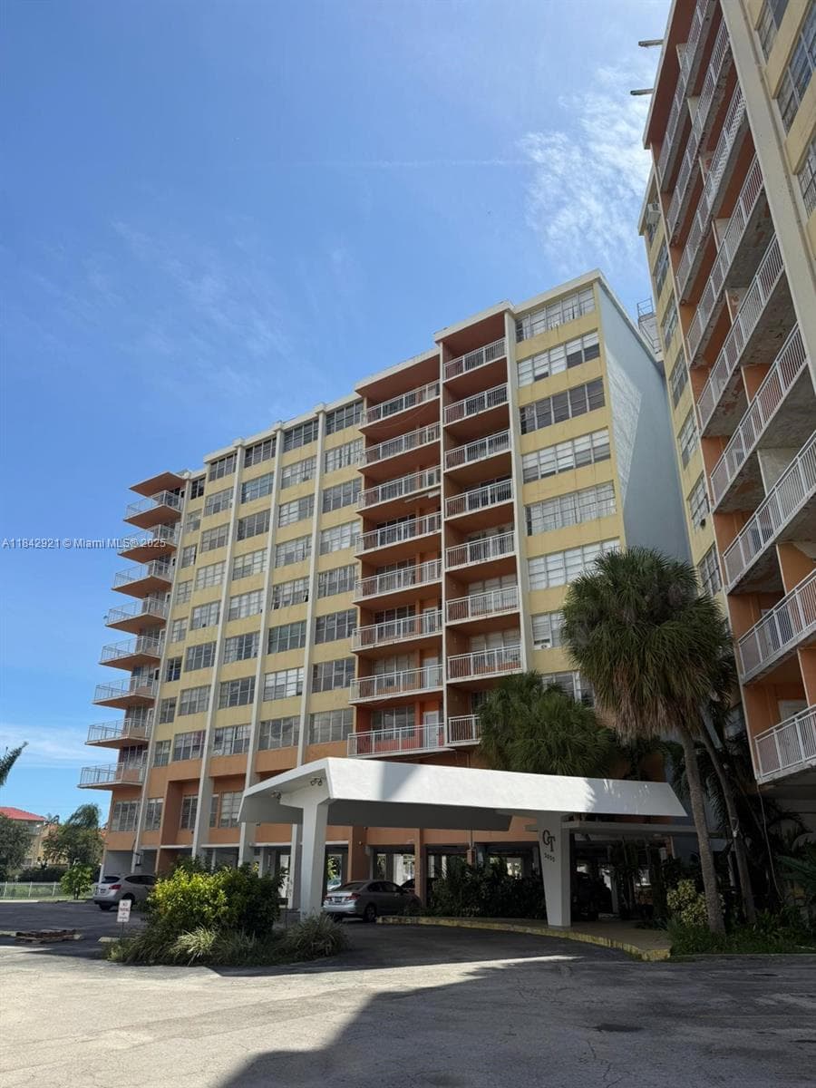 2025 NE 164th St # 606, North Miami Beach FL 33162 — 1