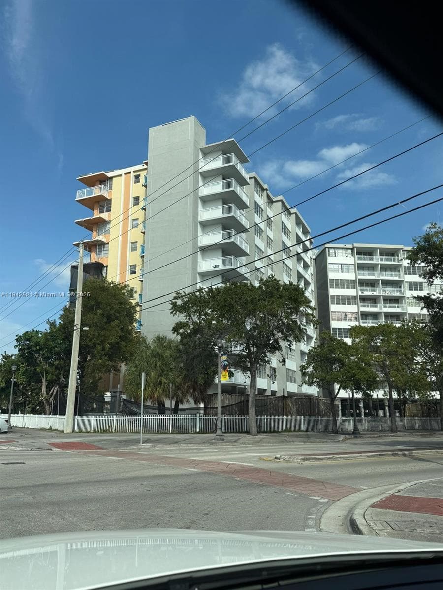 2025 NE 164th St # 606, North Miami Beach FL 33162 — 15
