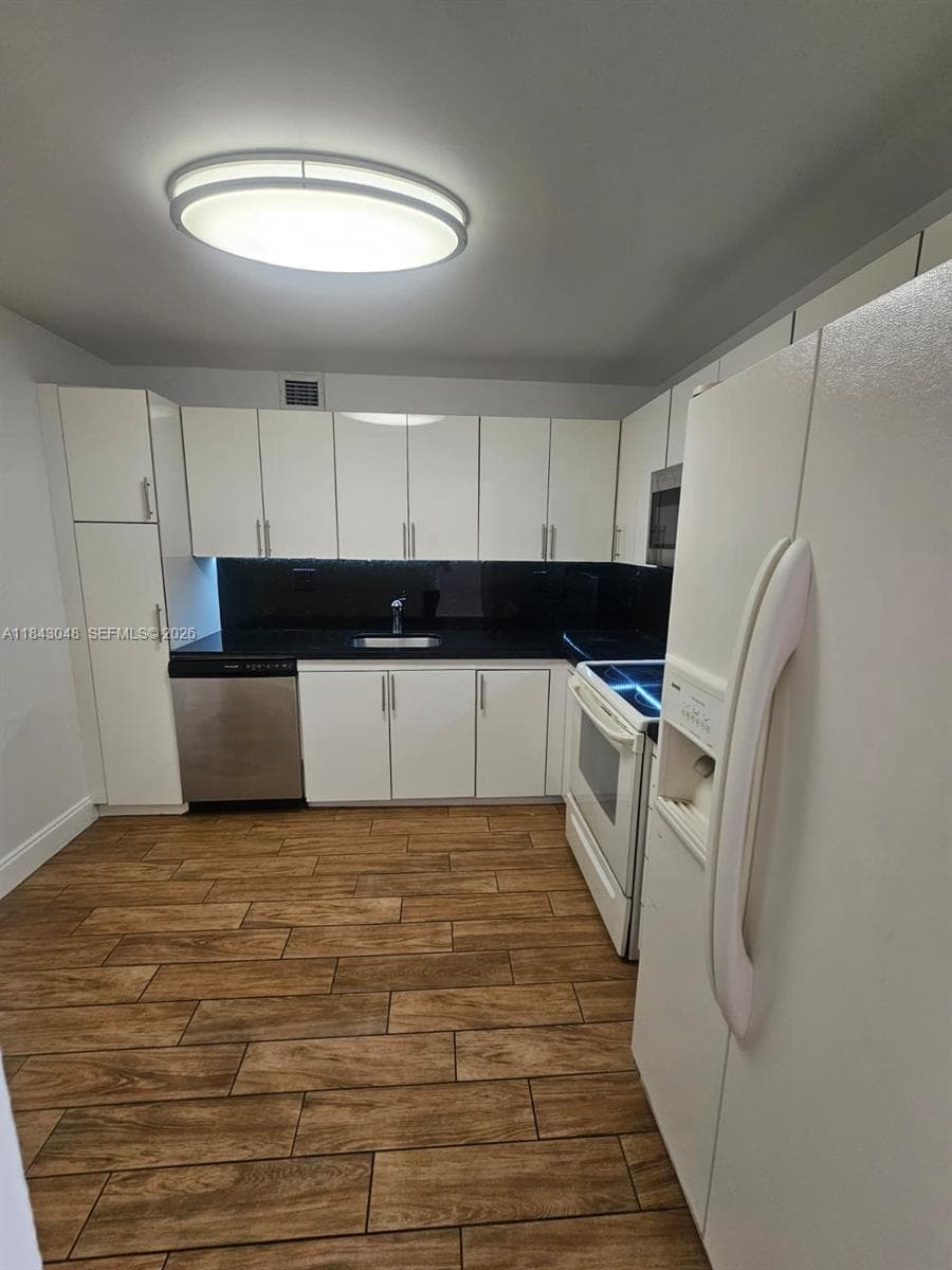 The Clipper At Bisc Cove, Aventura, FL — 10