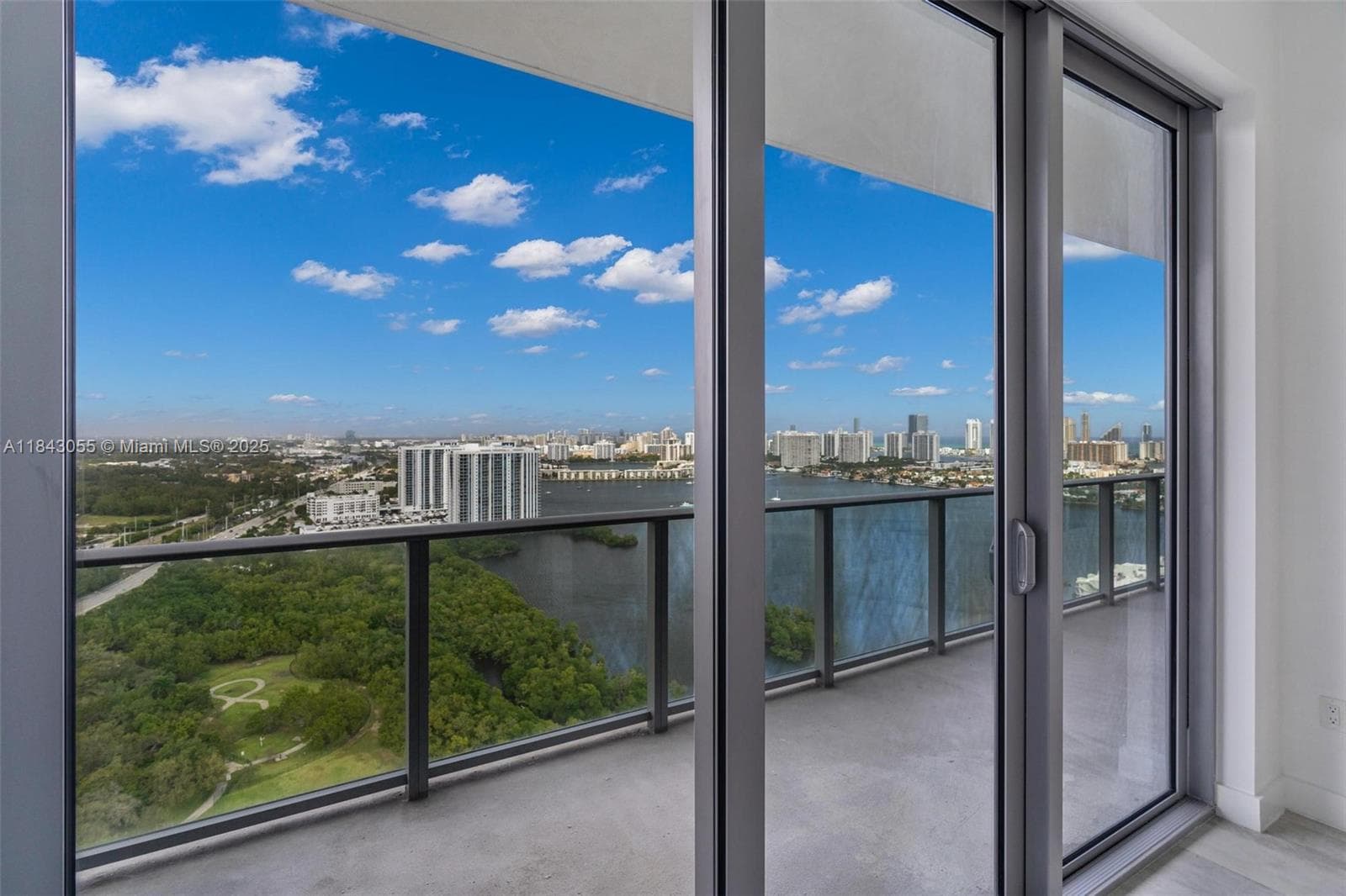 16385 Biscayne Blvd # 4, North Miami Beach FL 33160 — 27