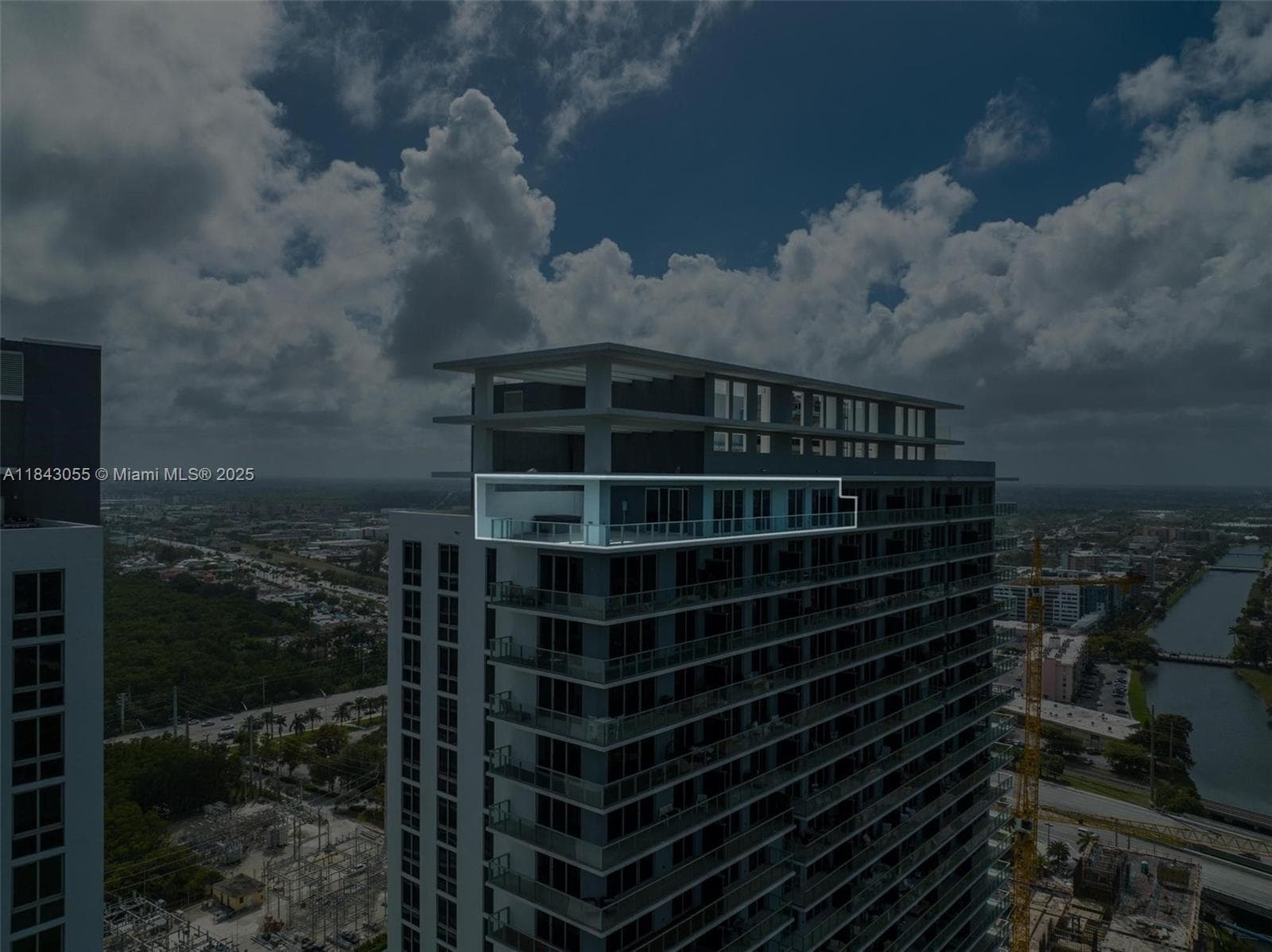 16385 Biscayne Blvd # 4, North Miami Beach FL 33160 — 2