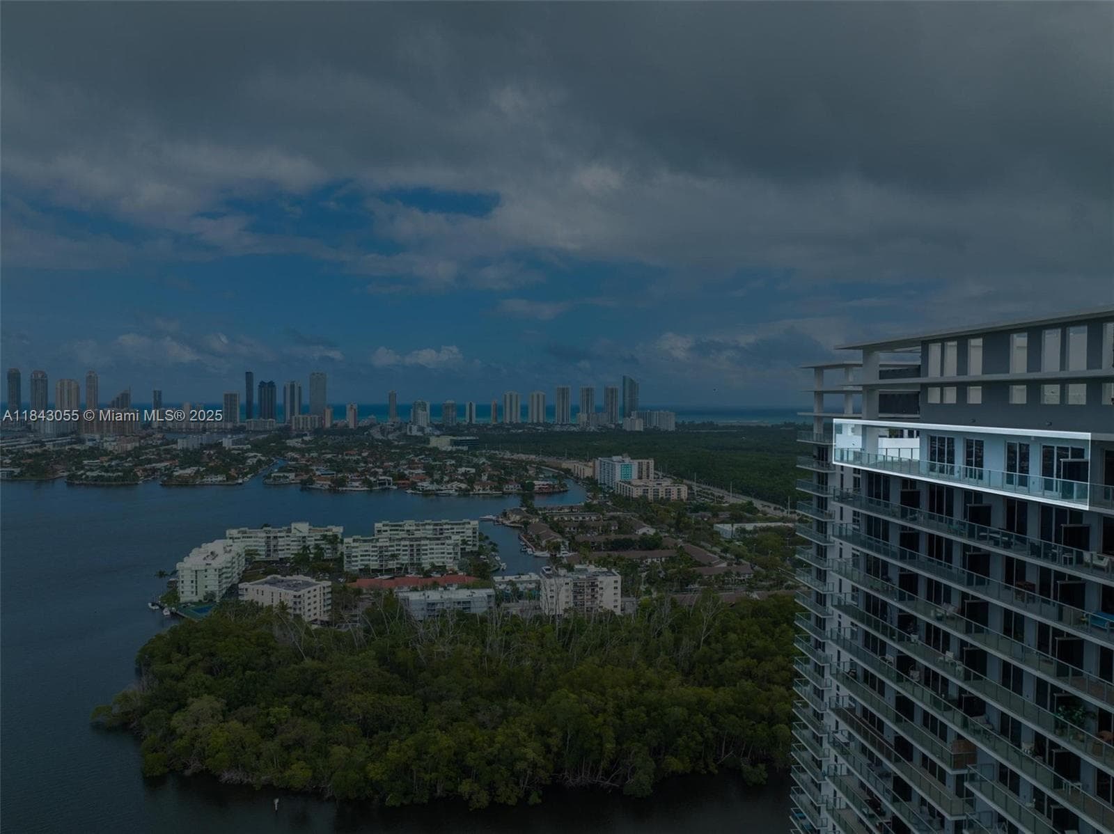 16385 Biscayne Blvd # 4, North Miami Beach FL 33160 — 13