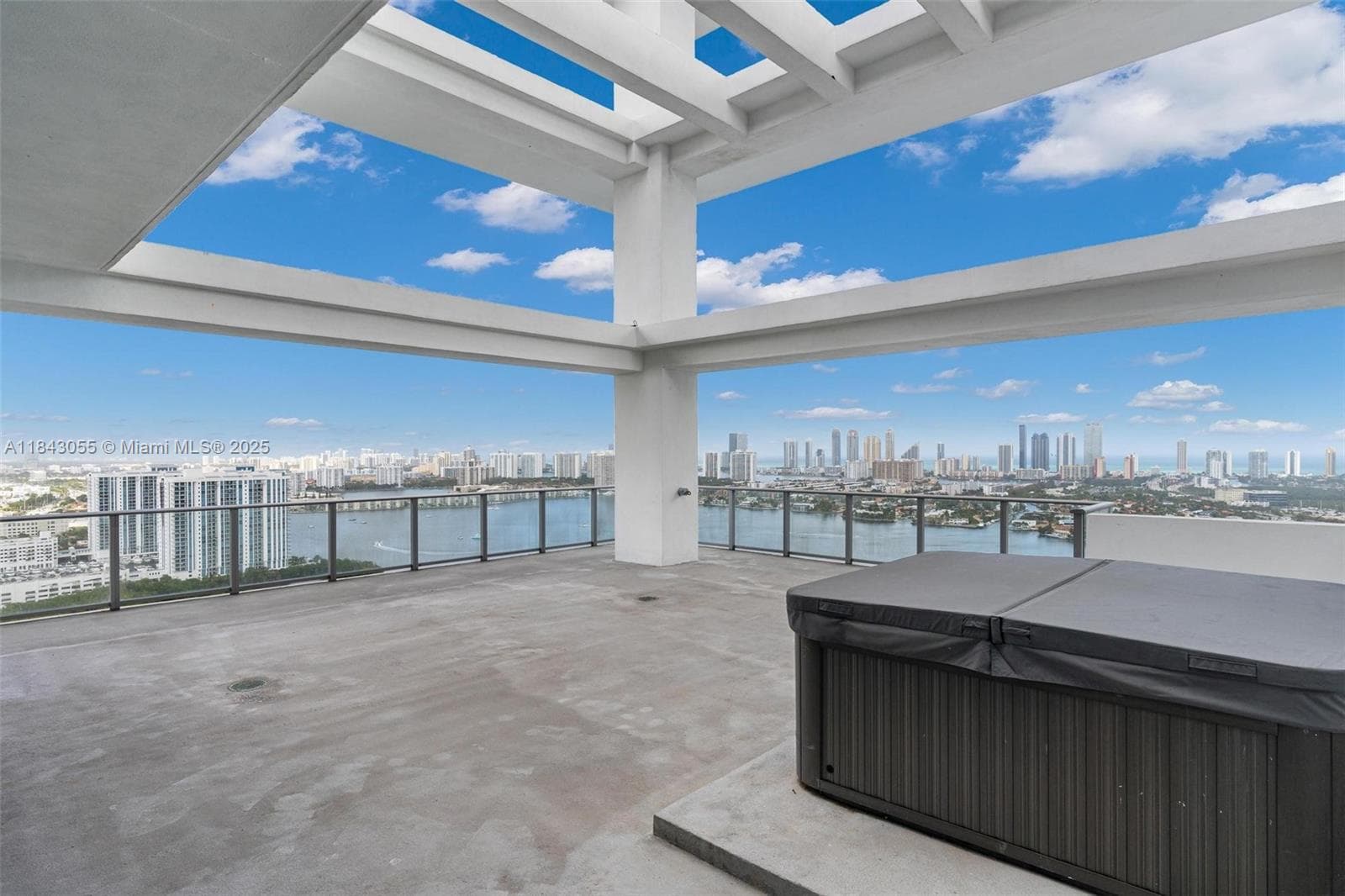 16385 Biscayne Blvd # 4, North Miami Beach FL 33160 — 47