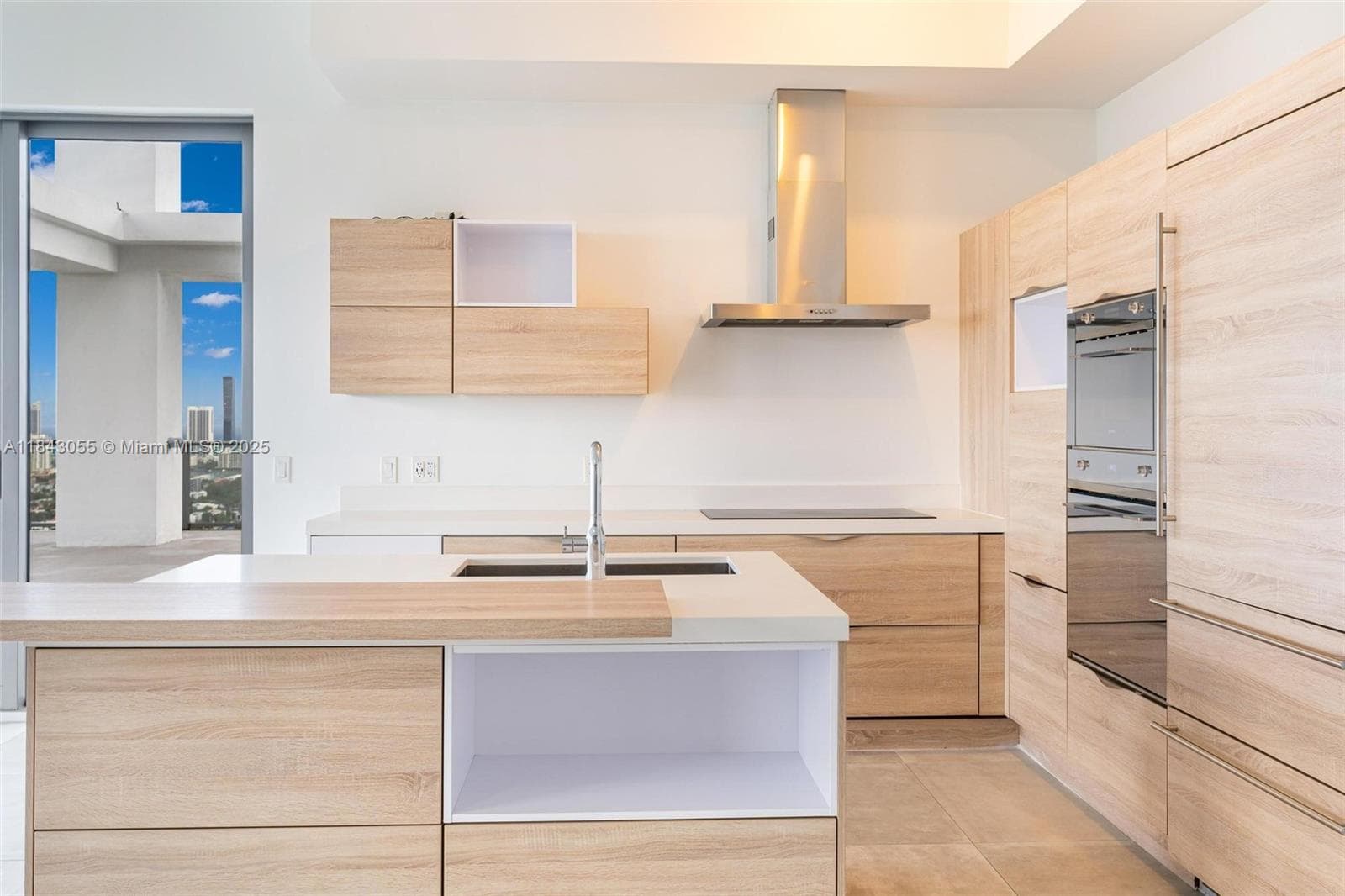 16385 Biscayne Blvd # 4, North Miami Beach FL 33160 — 22