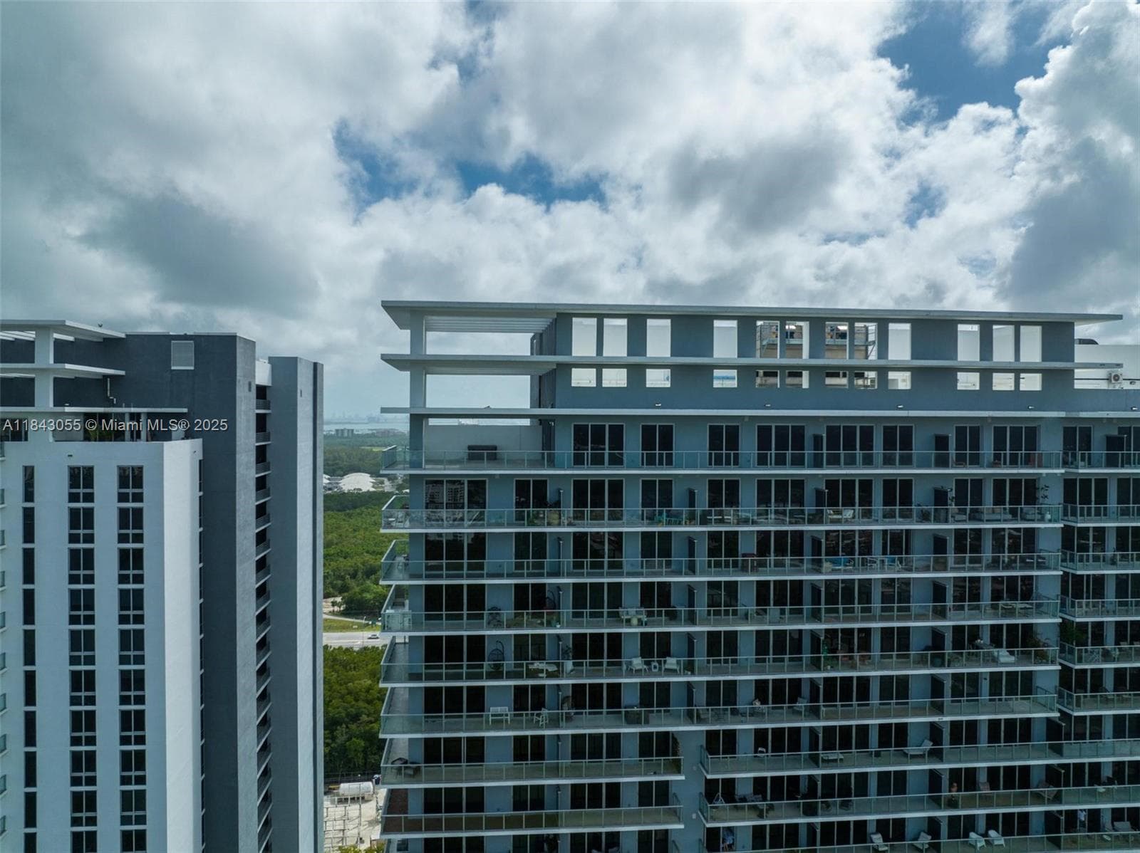 16385 Biscayne Blvd # 4, North Miami Beach FL 33160 — 5
