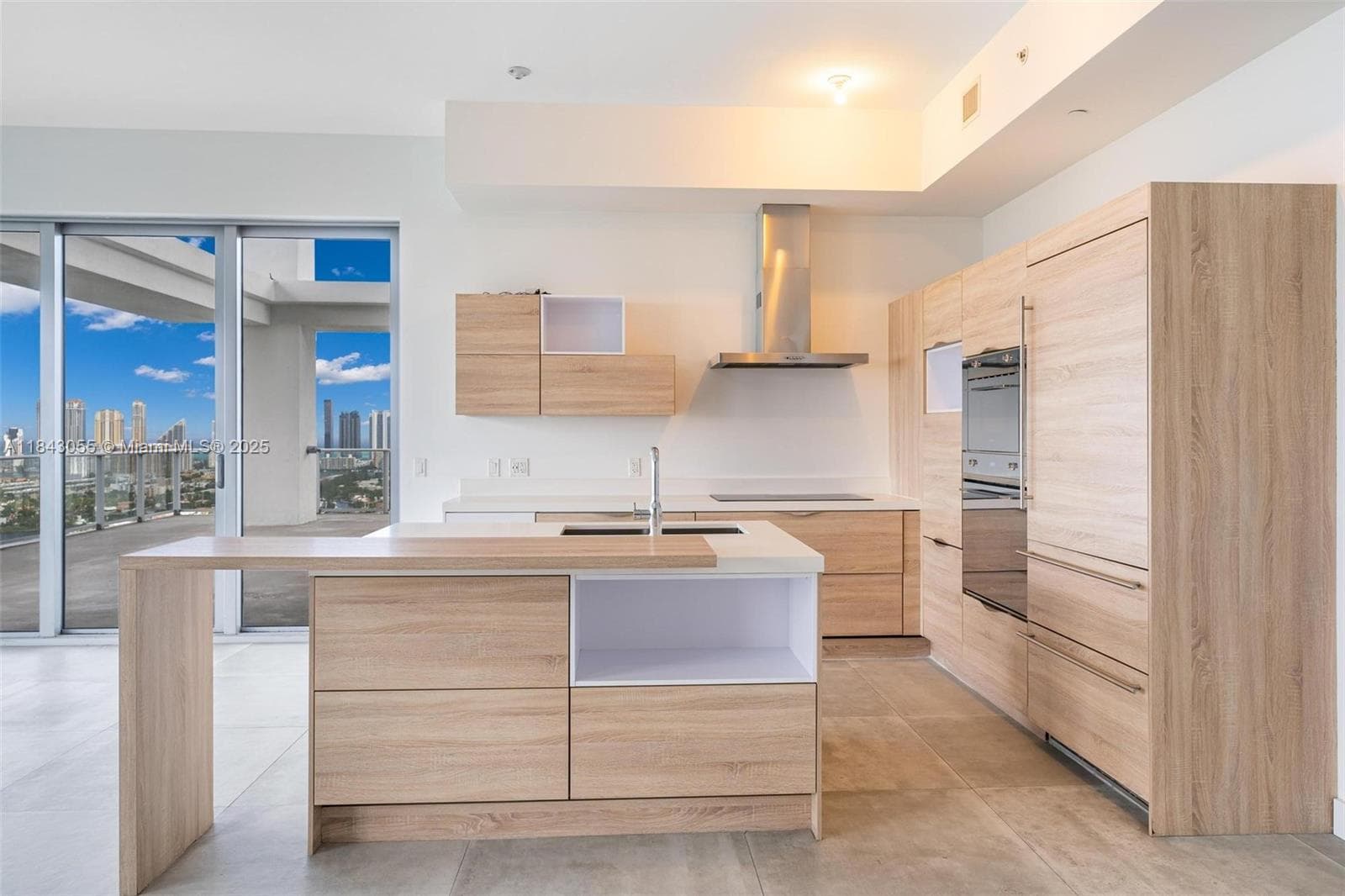 16385 Biscayne Blvd # 4, North Miami Beach FL 33160 — 20