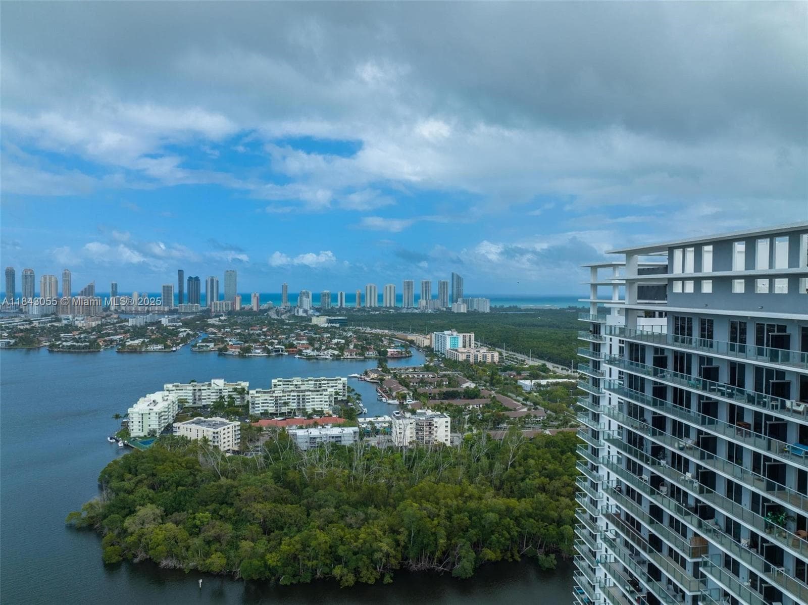 16385 Biscayne Blvd # 4, North Miami Beach FL 33160 — 14