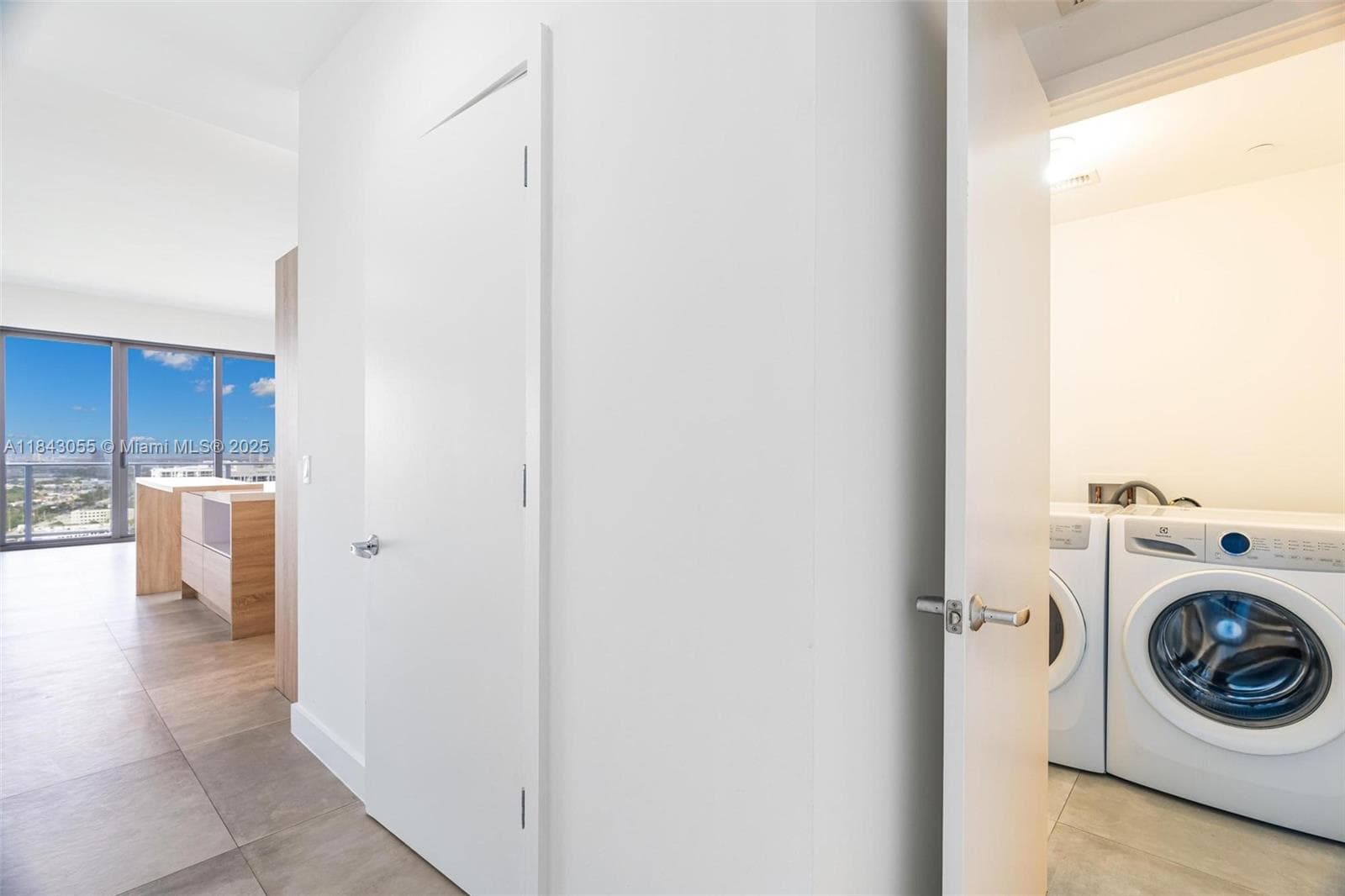 16385 Biscayne Blvd # 4, North Miami Beach FL 33160 — 45