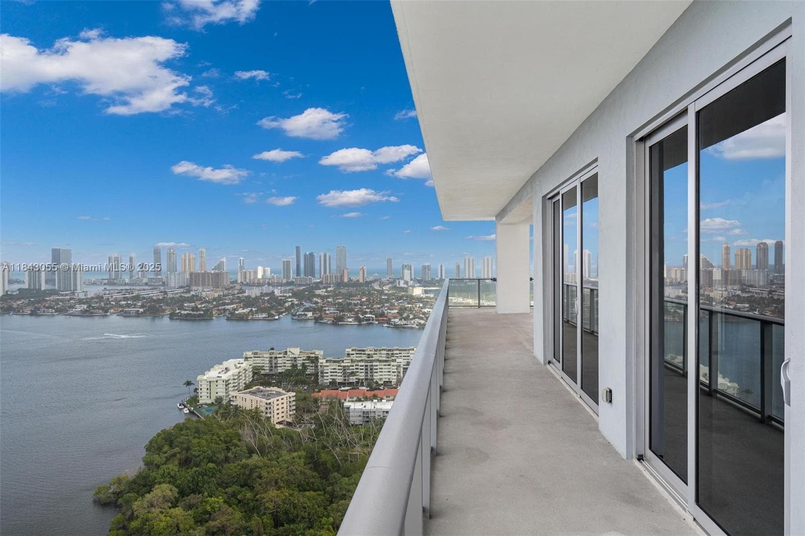 16385 Biscayne Blvd # 4, North Miami Beach FL 33160 — 51