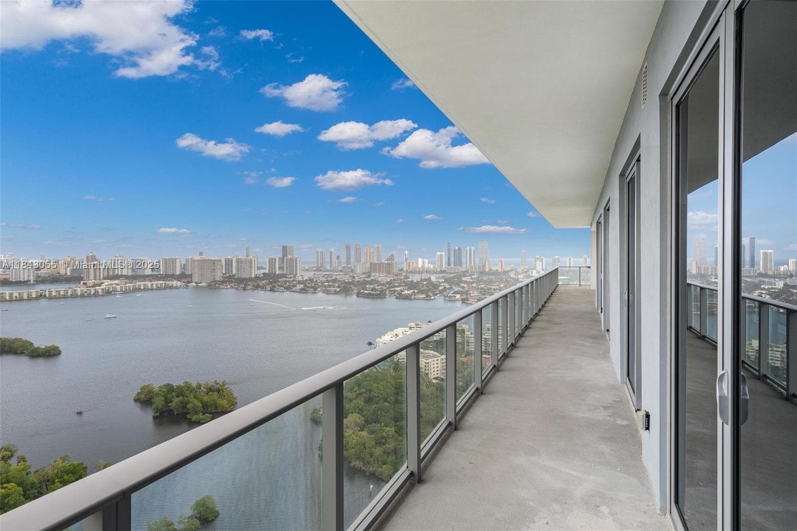 16385 Biscayne Blvd # 4, North Miami Beach FL 33160 — 50