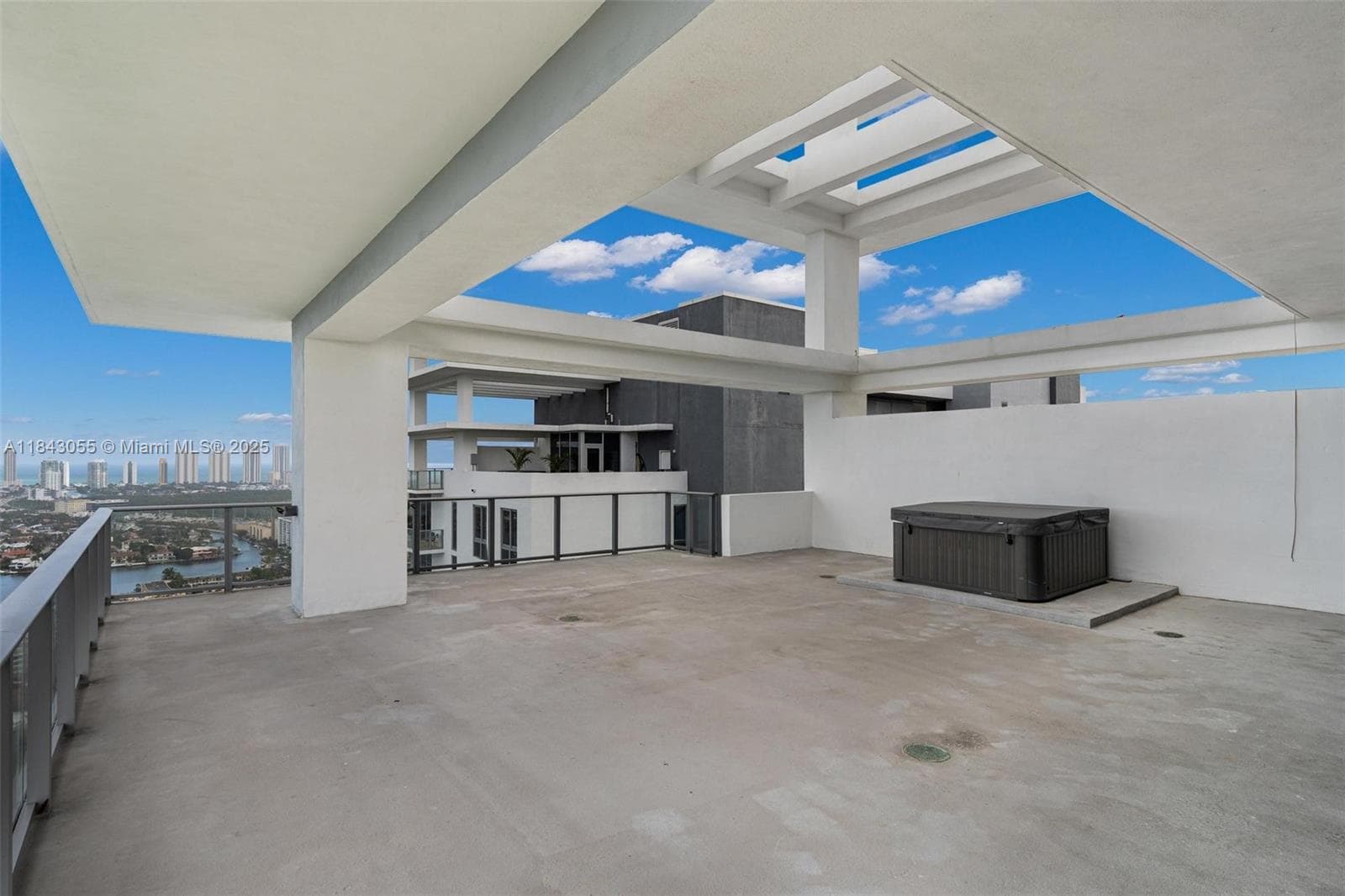 16385 Biscayne Blvd # 4, North Miami Beach FL 33160 — 48