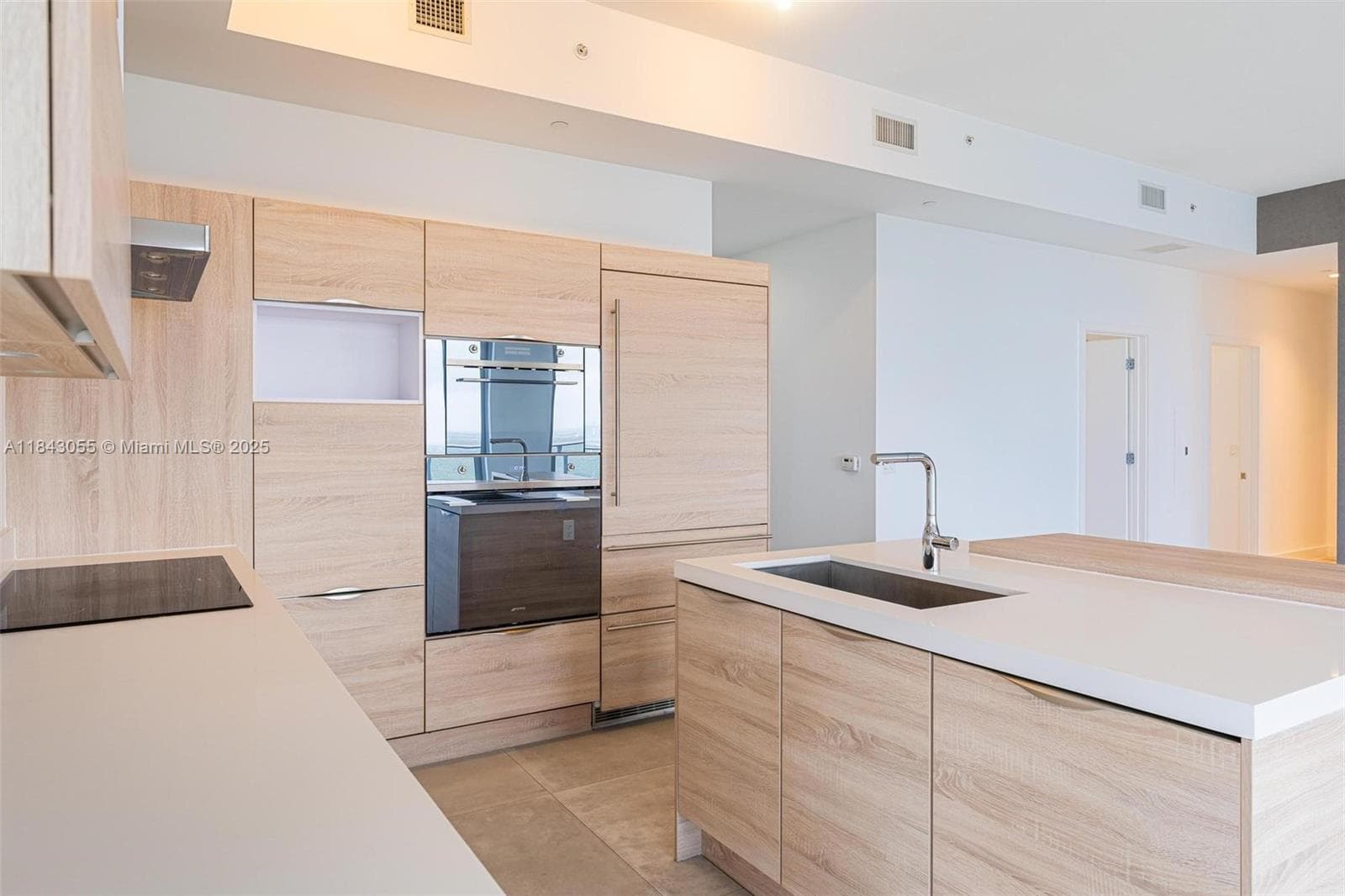 16385 Biscayne Blvd # 4, North Miami Beach FL 33160 — 19