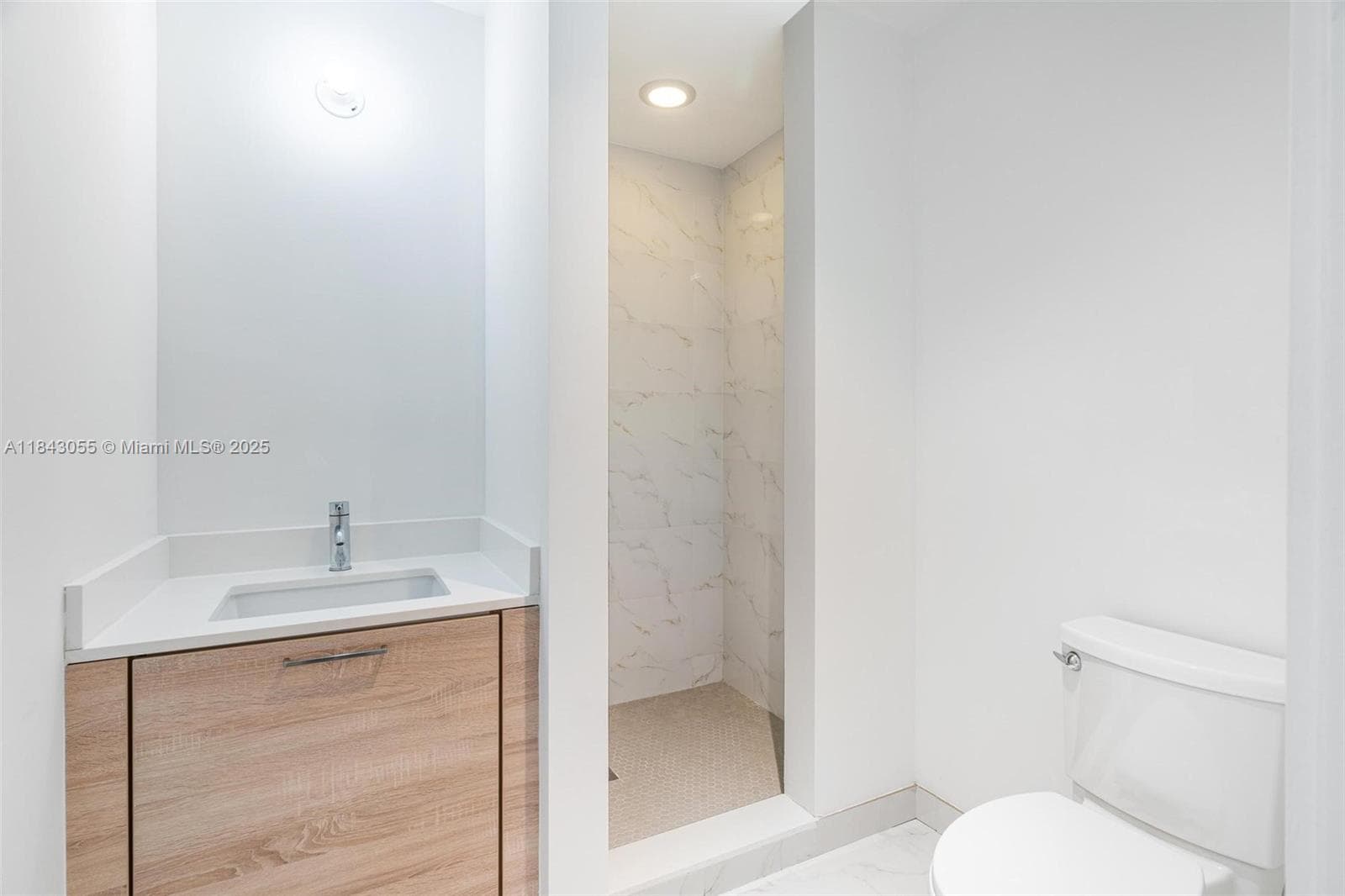 16385 Biscayne Blvd # 4, North Miami Beach FL 33160 — 44