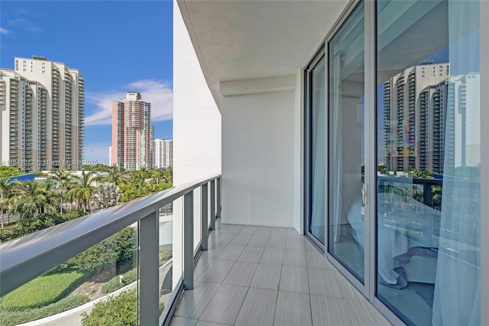 3250 NE 188th St # 402, Aventura FL 33180 — 42