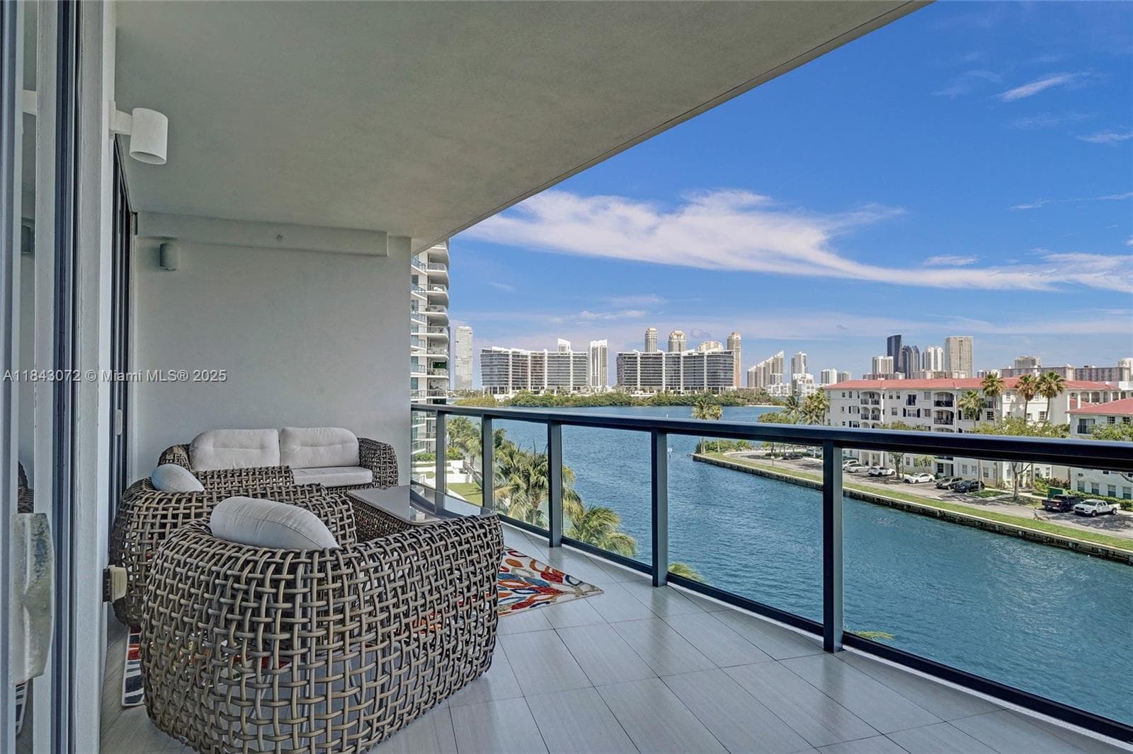 3250 NE 188th St # 402, Aventura FL 33180 — 34