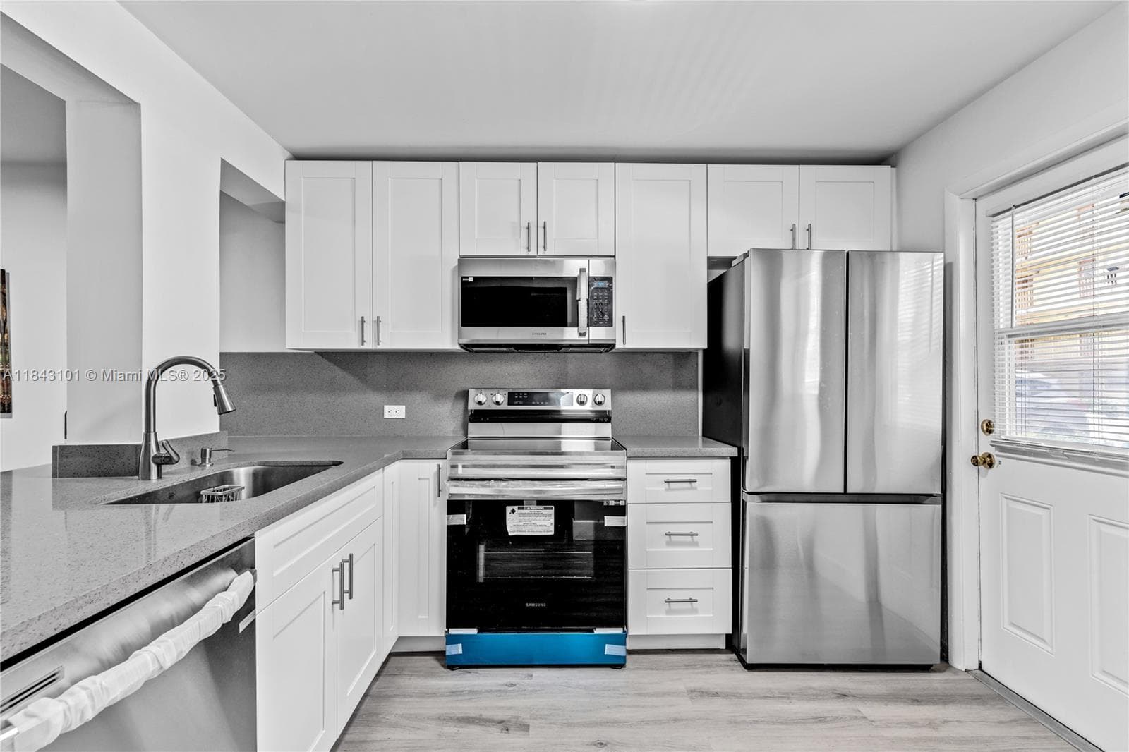 445 NE 195th St # 125, Miami FL 33179 — 3