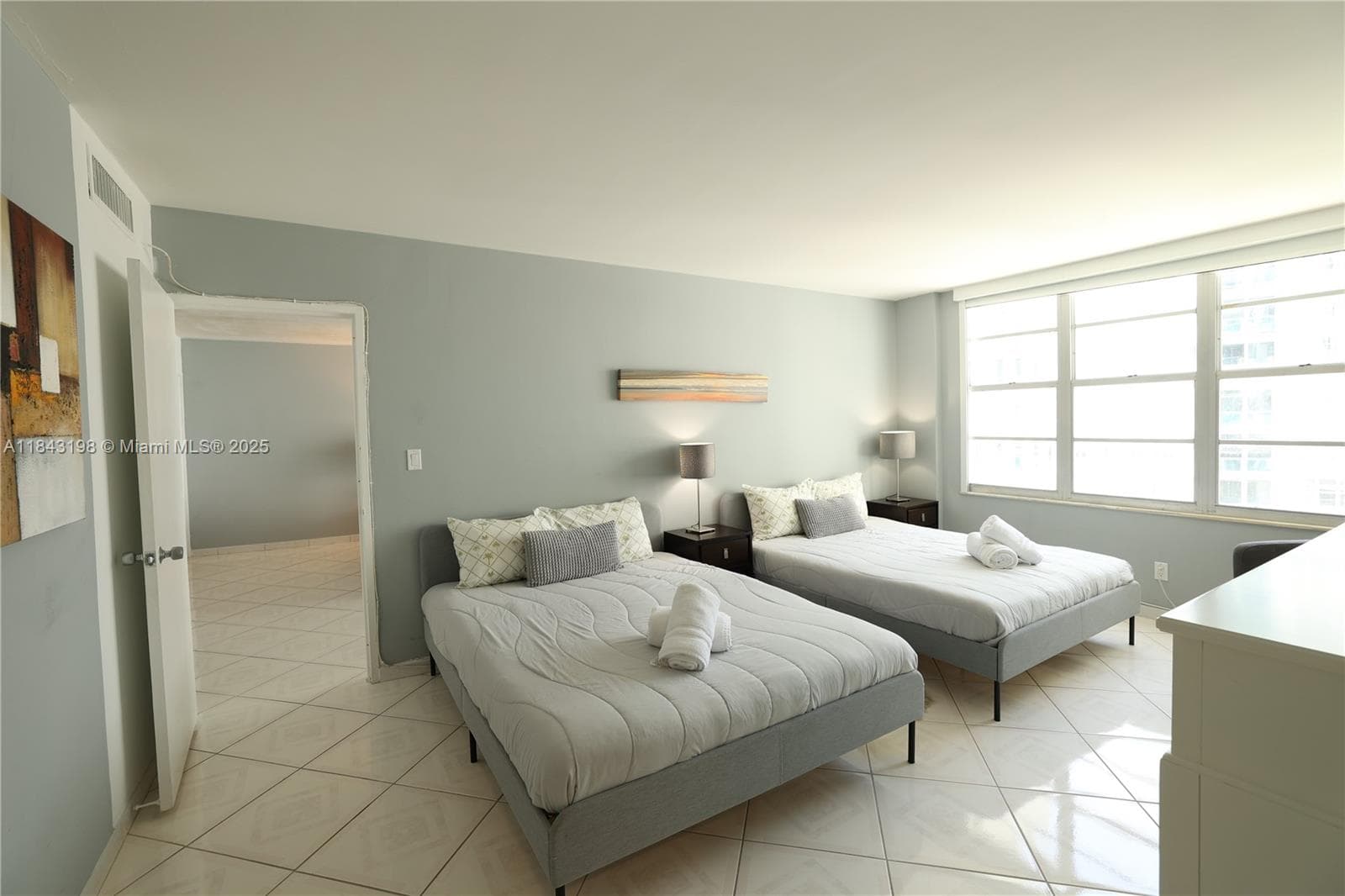 5151 Collins Ave # 927, Miami Beach FL 33140 — 6