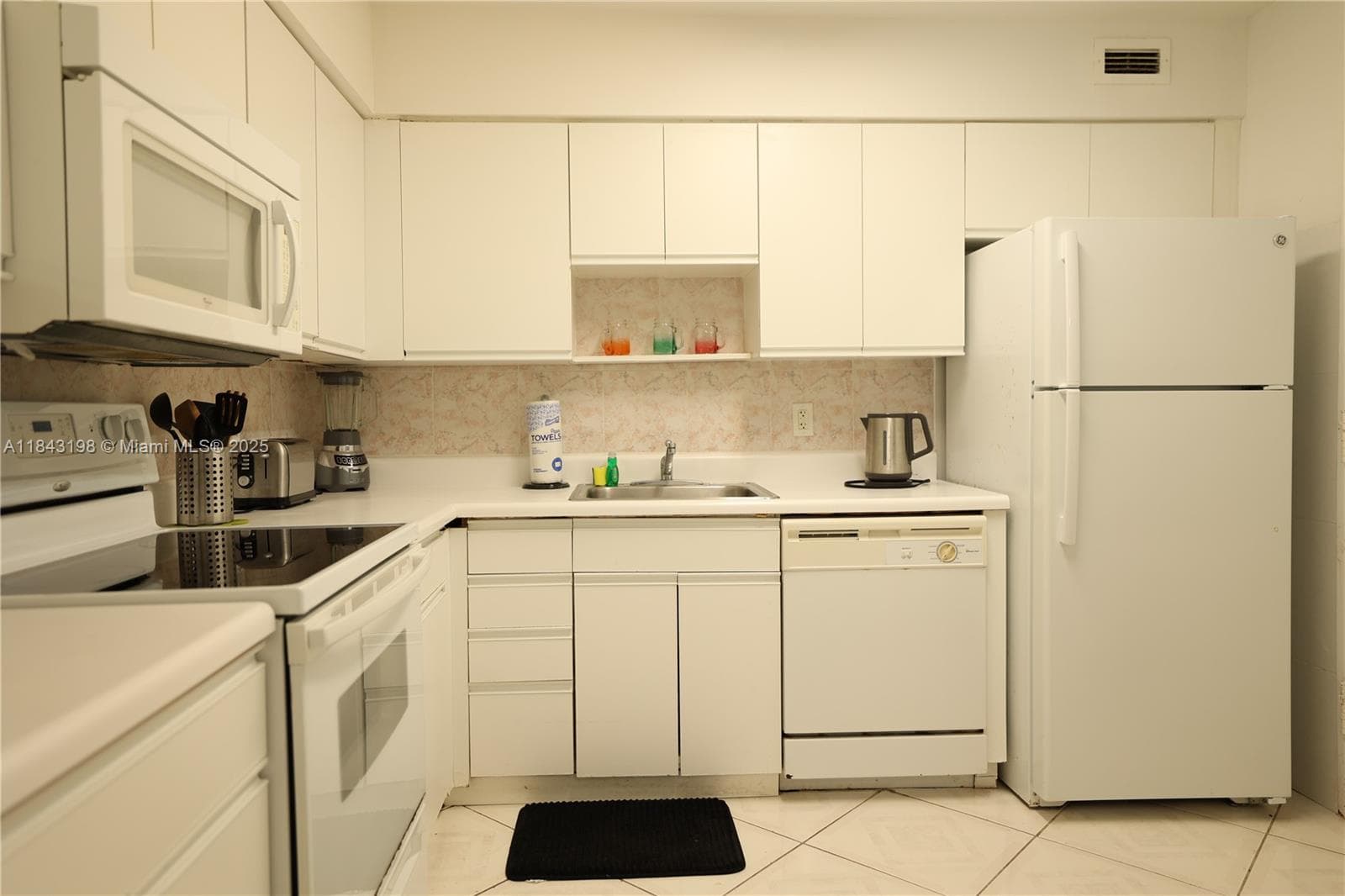 5151 Collins Ave # 927, Miami Beach FL 33140 — 12
