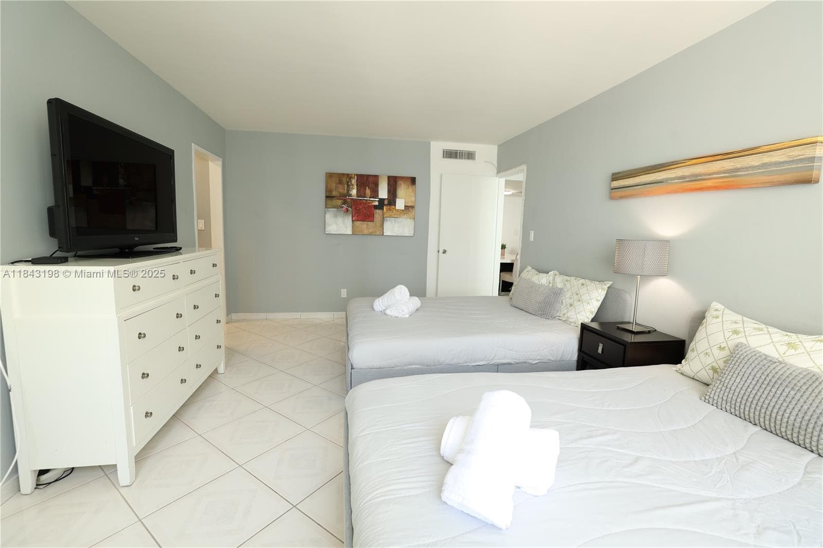 5151 Collins Ave # 927, Miami Beach FL 33140 — 9