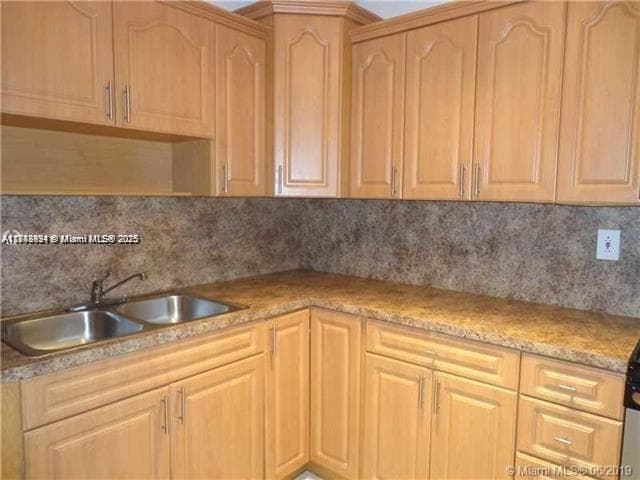 15225 NE 6th Ave # B207, Miami FL 33162 — 2