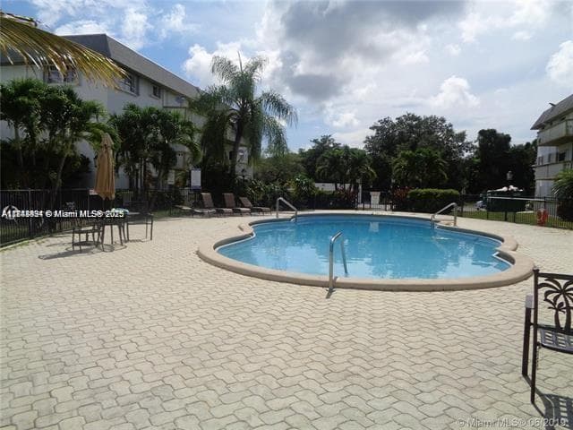 15225 NE 6th Ave # B207, Miami FL 33162 — 12