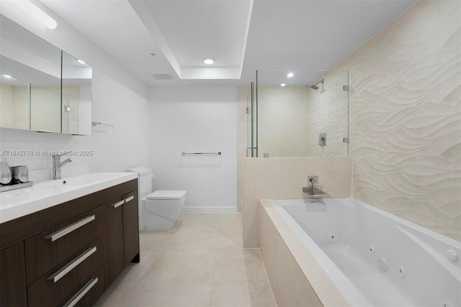1800 Sunset Harbour Dr # 1208, Miami Beach FL 33139 — 24