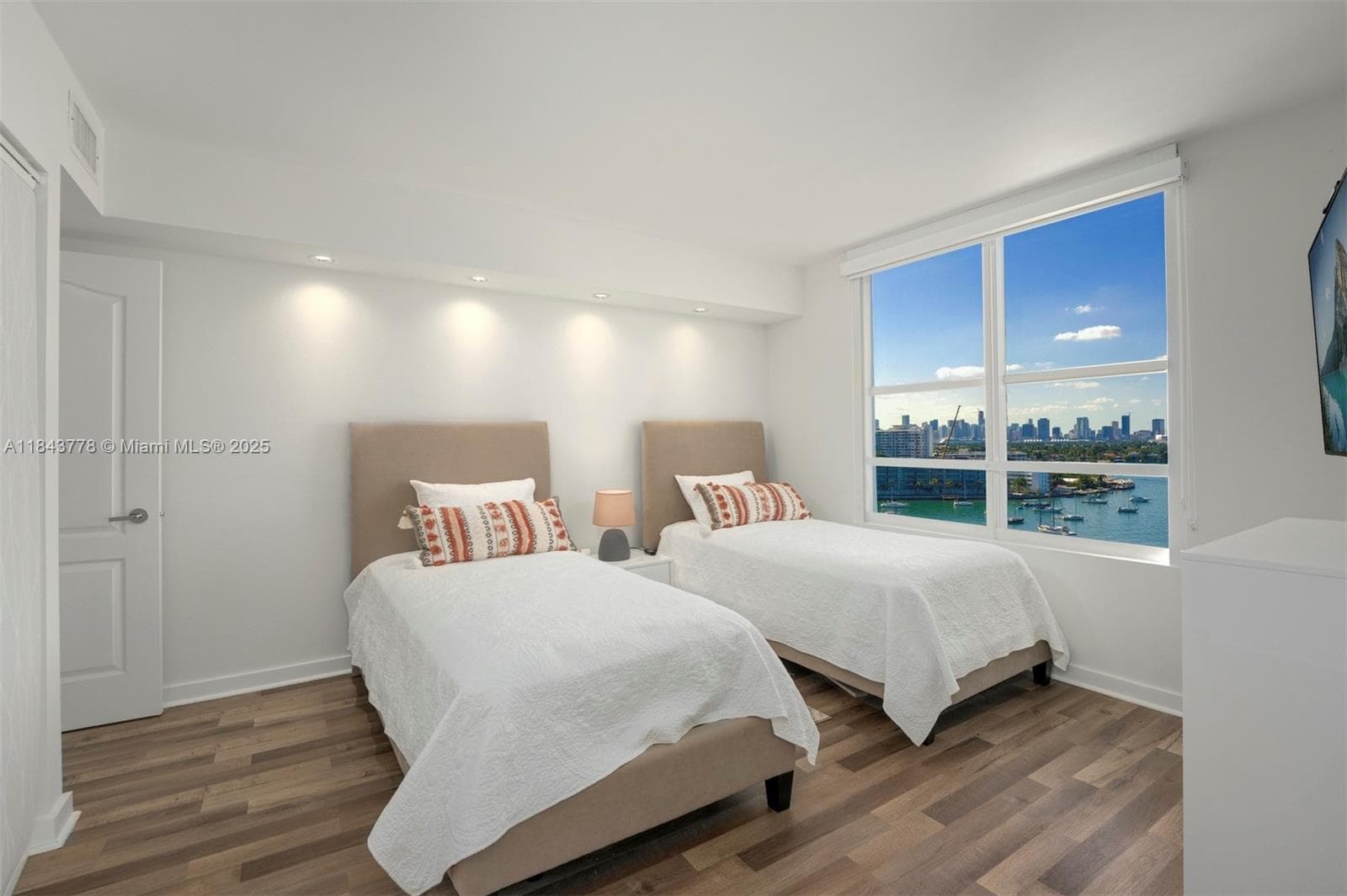 1800 Sunset Harbour Dr # 1208, Miami Beach FL 33139 — 18