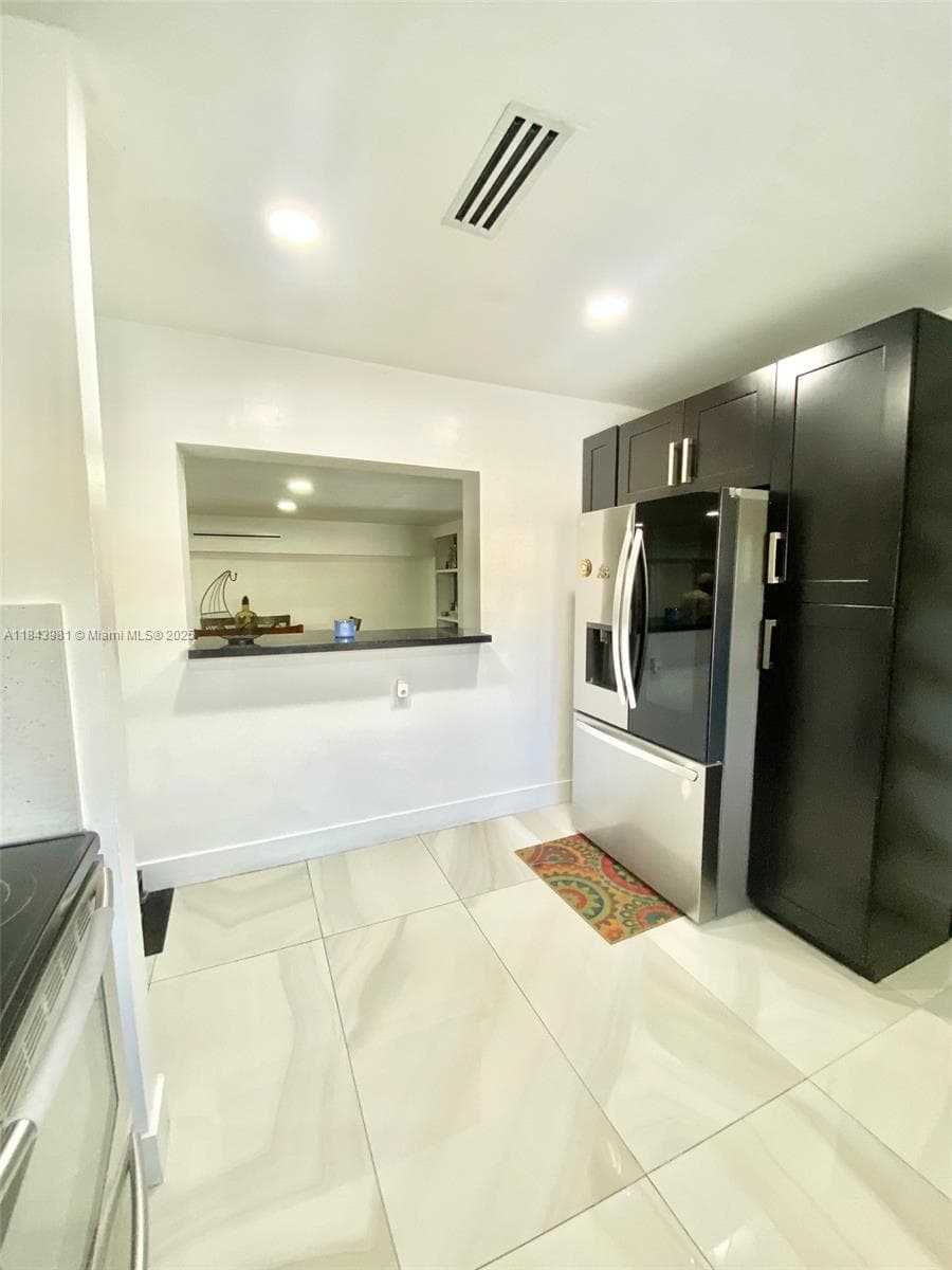 739 NW 112th St, Miami FL 33168 — 52
