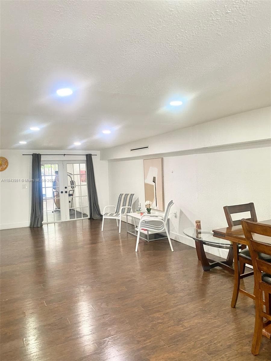 739 NW 112th St, Miami FL 33168 — 17